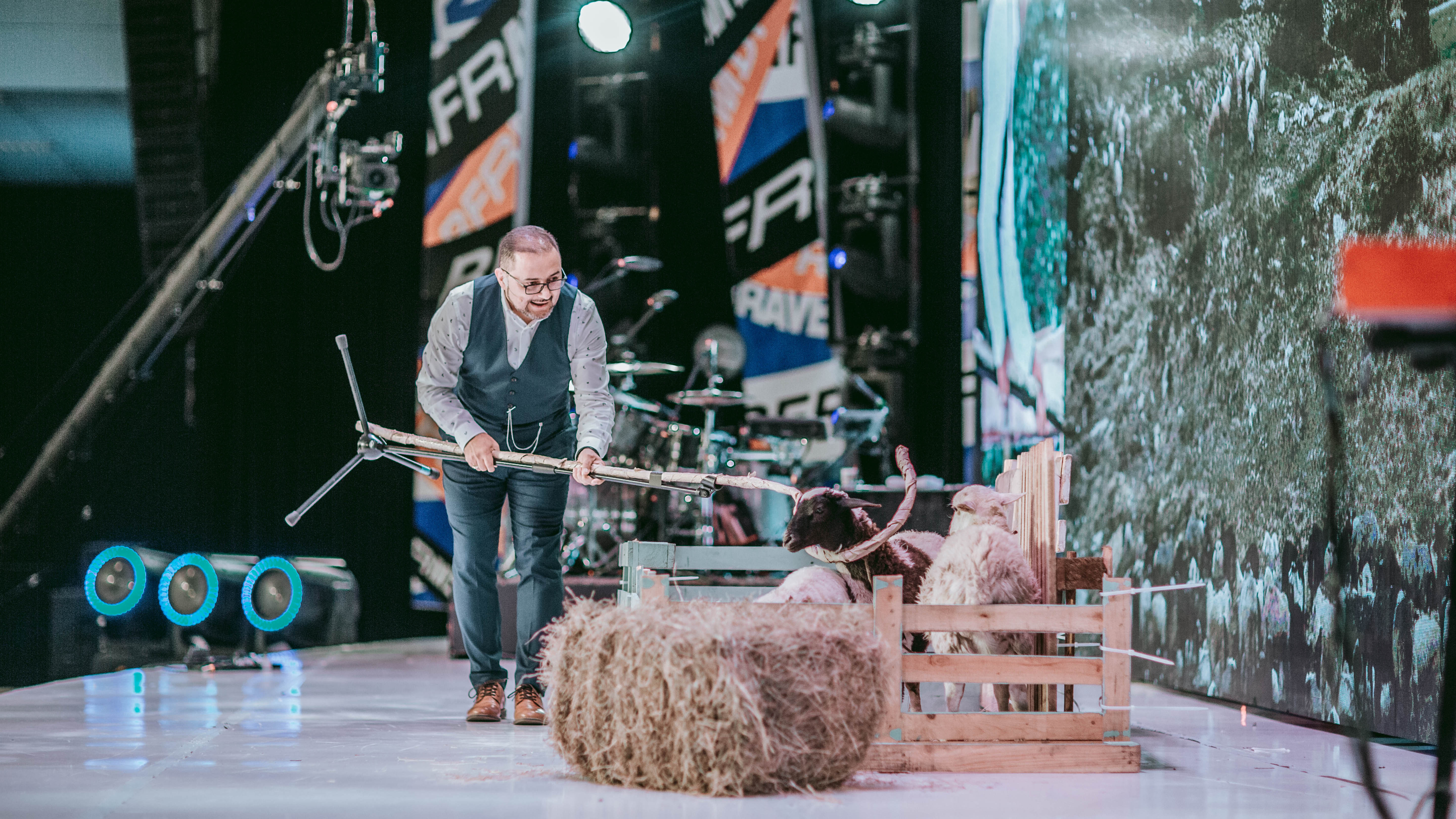 The Good Shepherd School -  Pastor Orlando Castañeda 