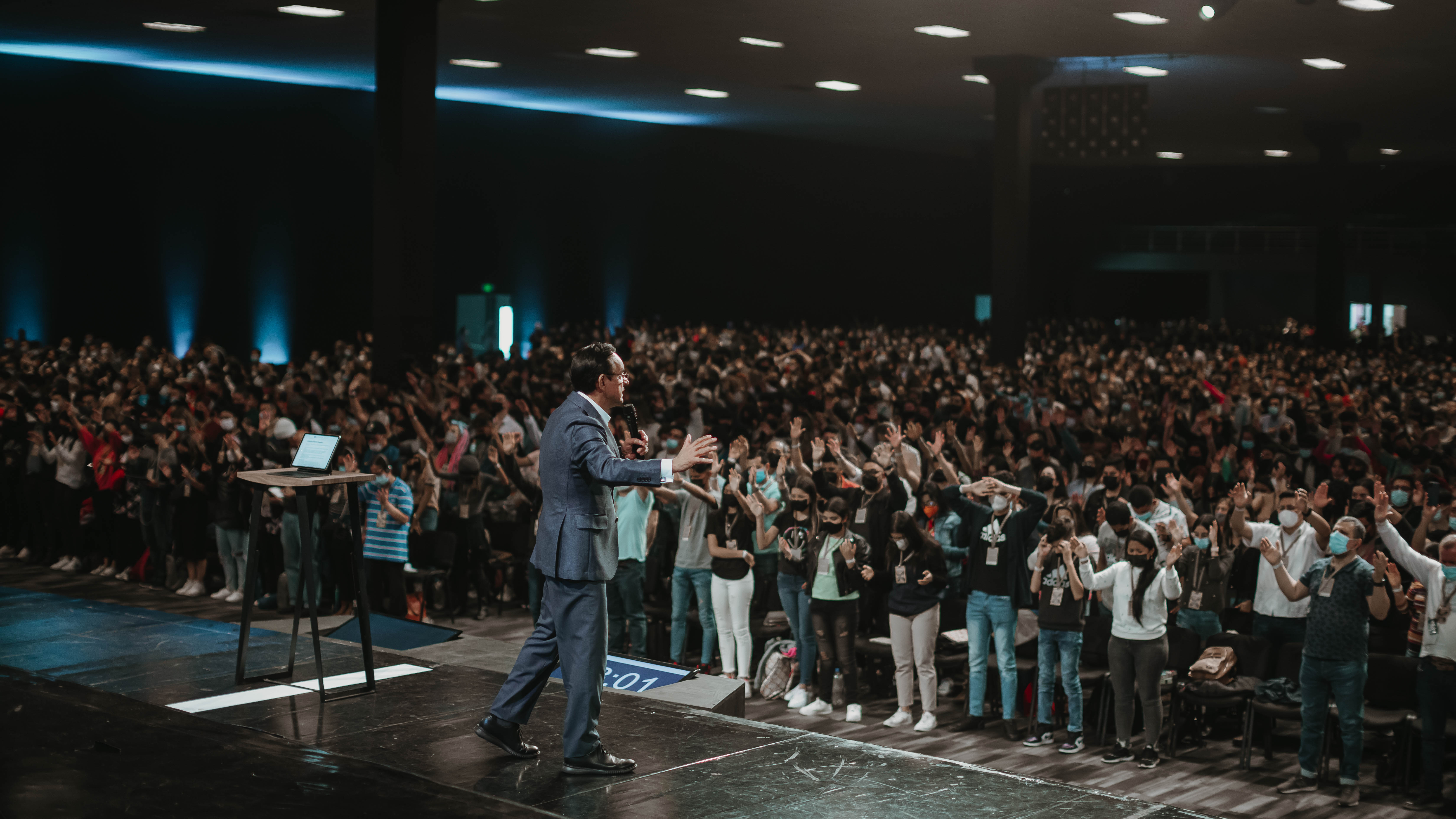 Entrevista a Pastores que influyen naciones - Pastor César Castellanos