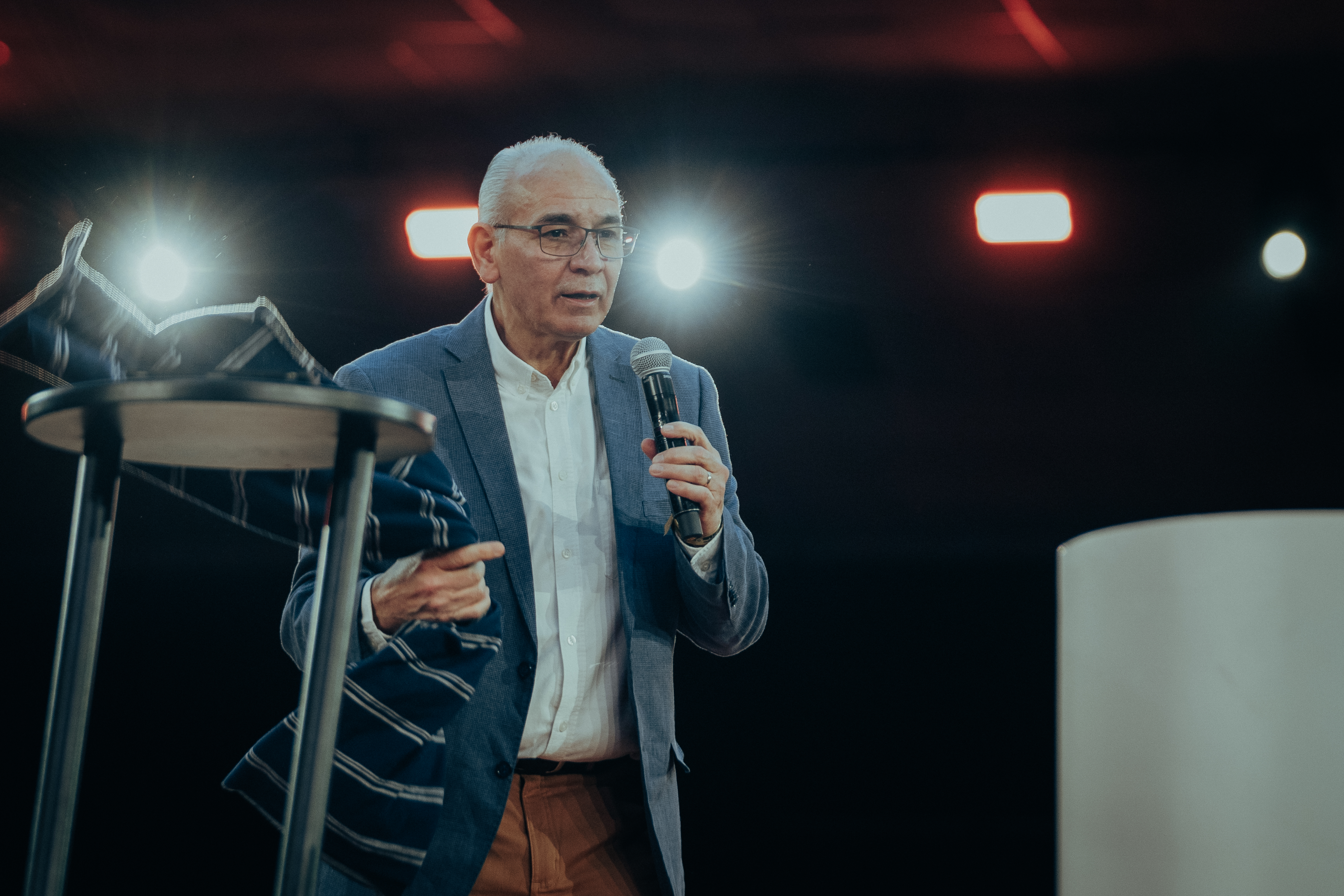 ¿Dónde está el Dios de Elías? - Pastor Walter Vega