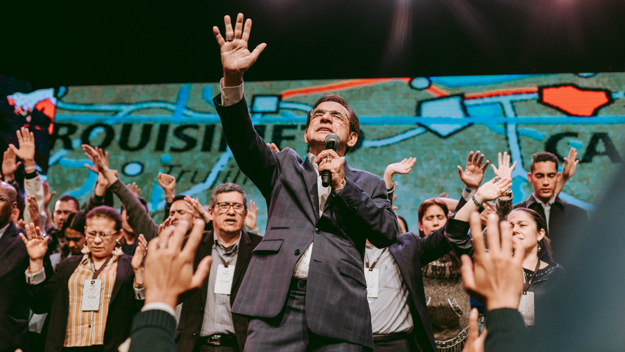  Exchanging the curse for blessing - Pastor Cesar Castellanos