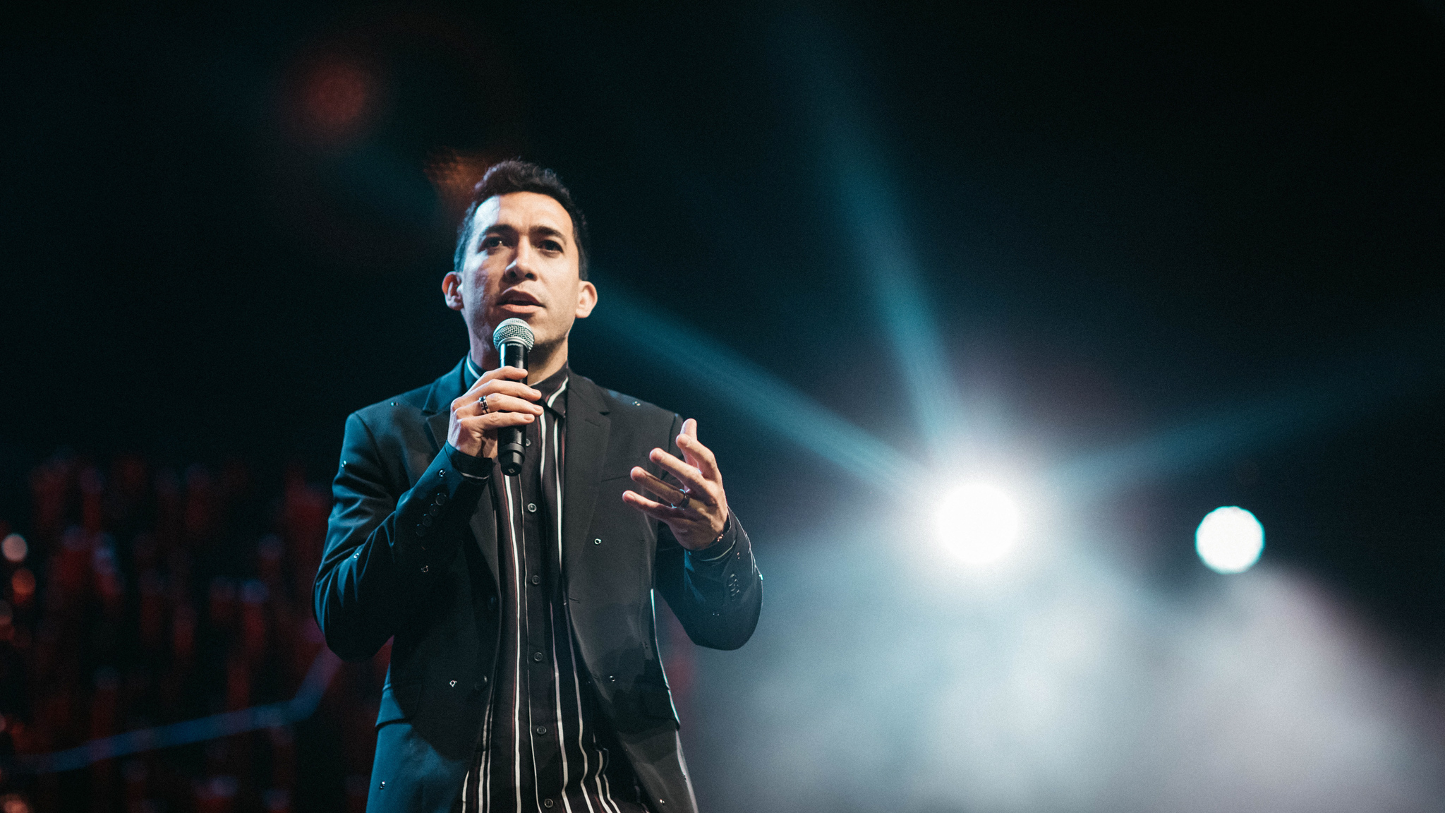 Let’s make the earth tremble - Pastor Julian Gamba 