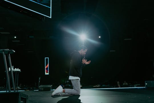 De Él, por Él y para Él - Pastor L...