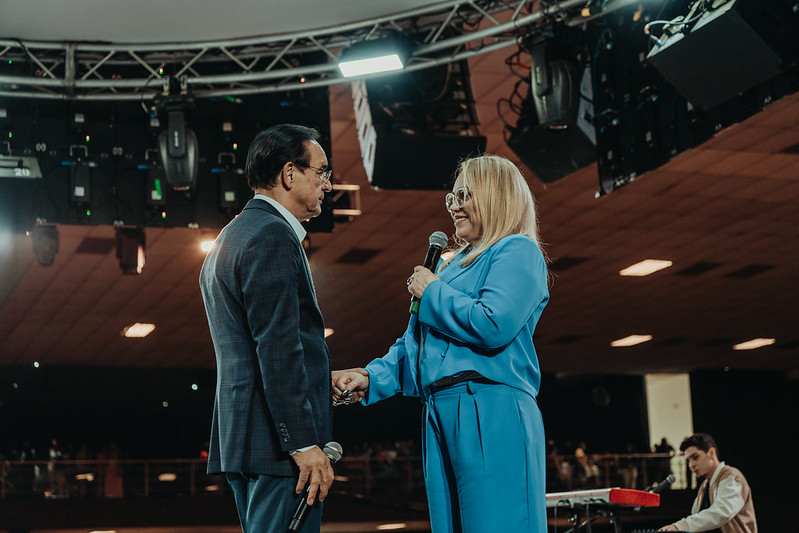 Frutificando a Cem por Um - Pastores Cesar e Emma Claudia Castellanos 