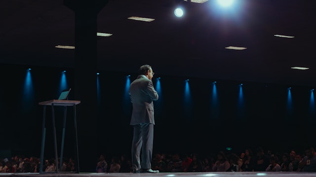 Enfocados en la Vision - Pastor Cesar Castellanos (Portugues)