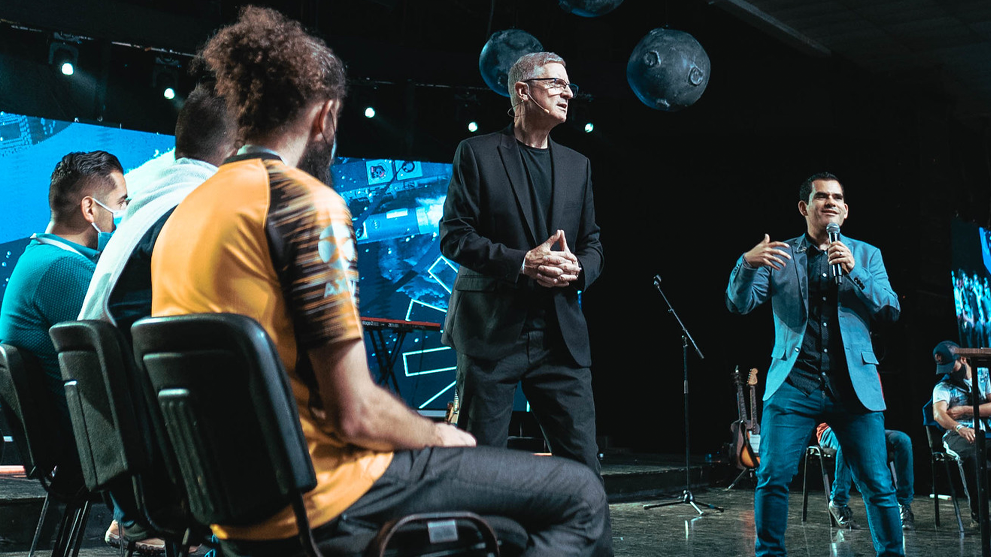 Discipulando hombres - Pastor Clive Harding