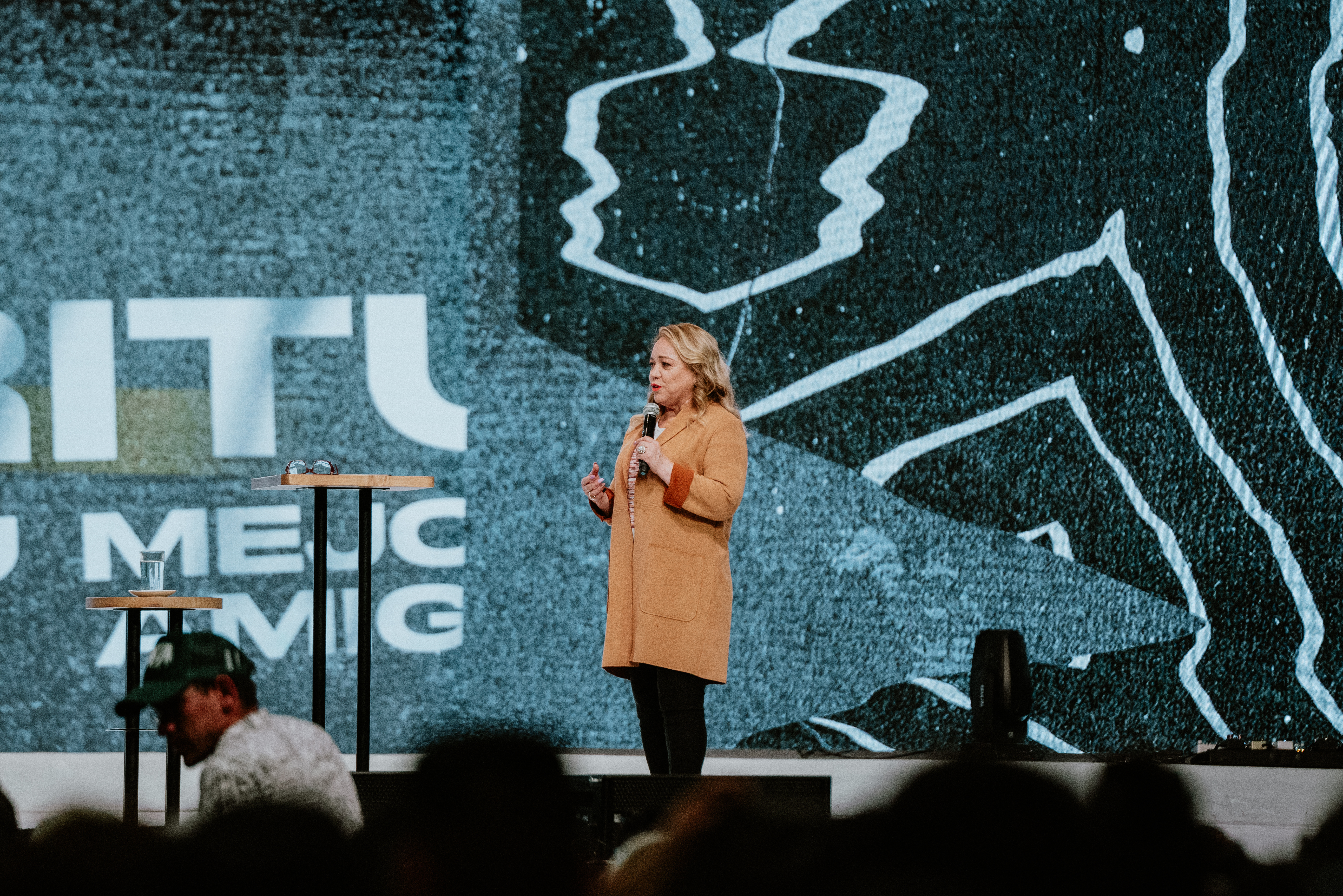 Haz del Espíritu Santo tu mejor amigo - Pastora Emma Claudia Castellanos