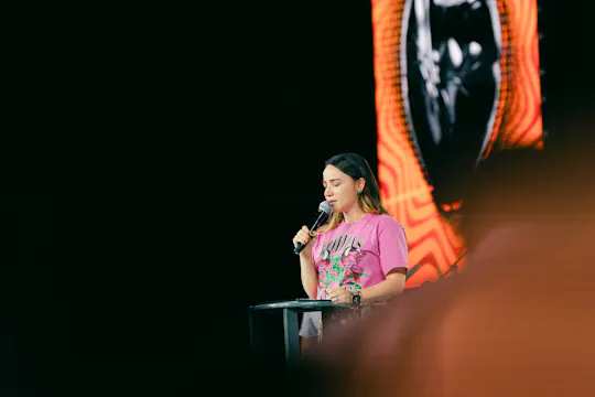 ¿La bestia o El Cordero? - Pastora Sa...