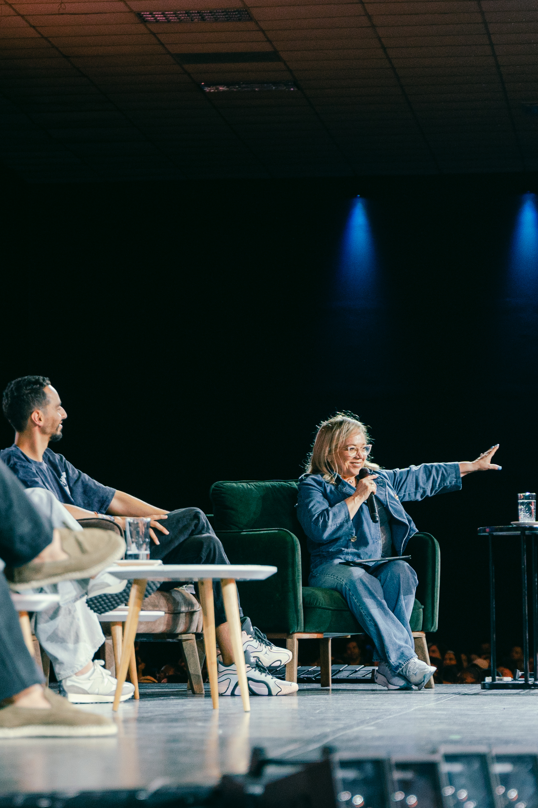Panel: Falsos amores - Pastores Lau Guerra y Emma Claudia Castellanos.