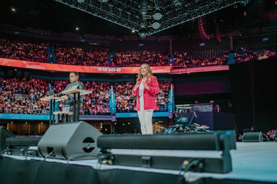 Antorcha encendida - Pastores Jhon y ...