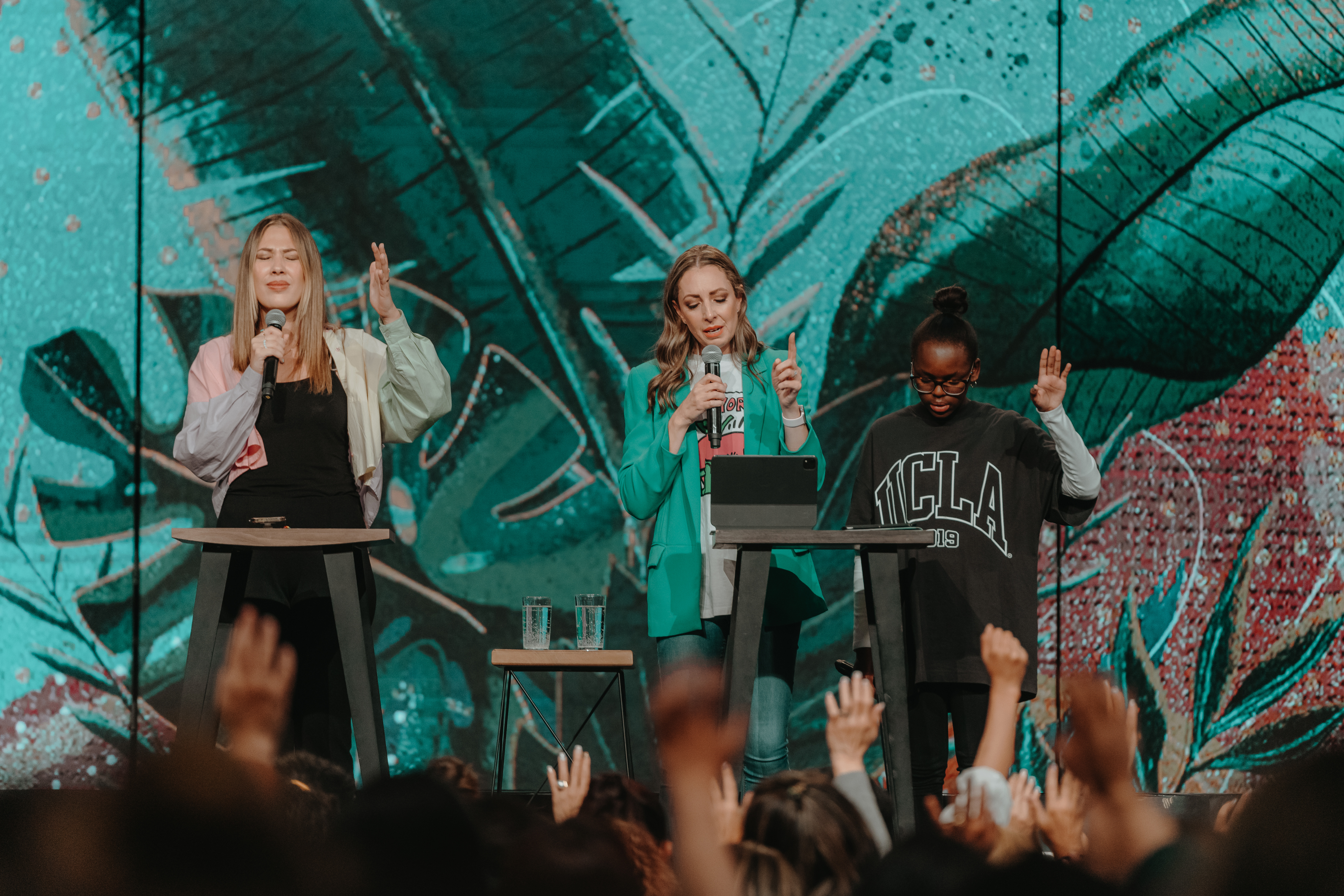 El Shaddai - Pastor Charne Pretorius (Español - English)