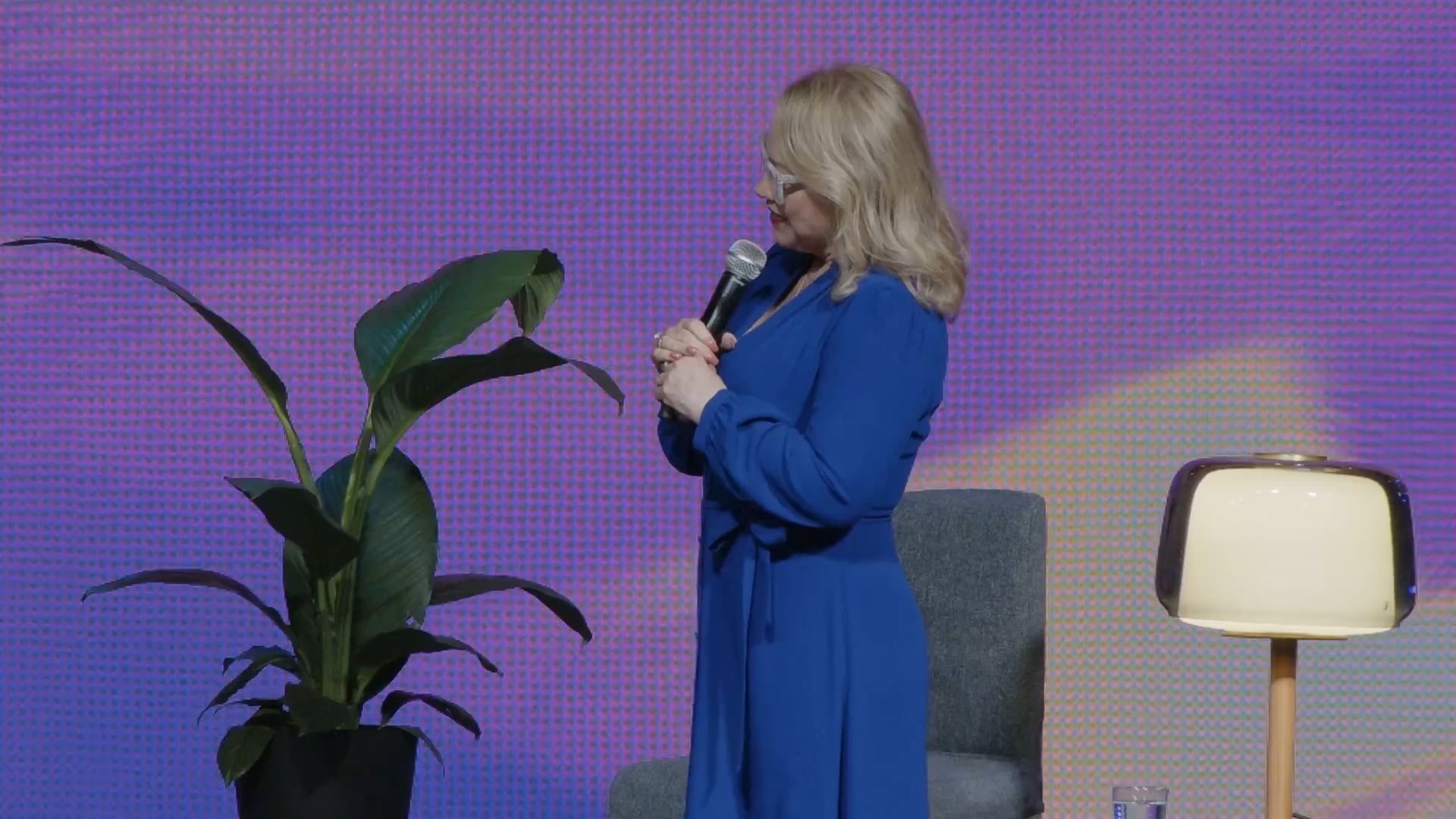 Libres de deudas : Debt-free - Pastora Emma Claudia Castellanos