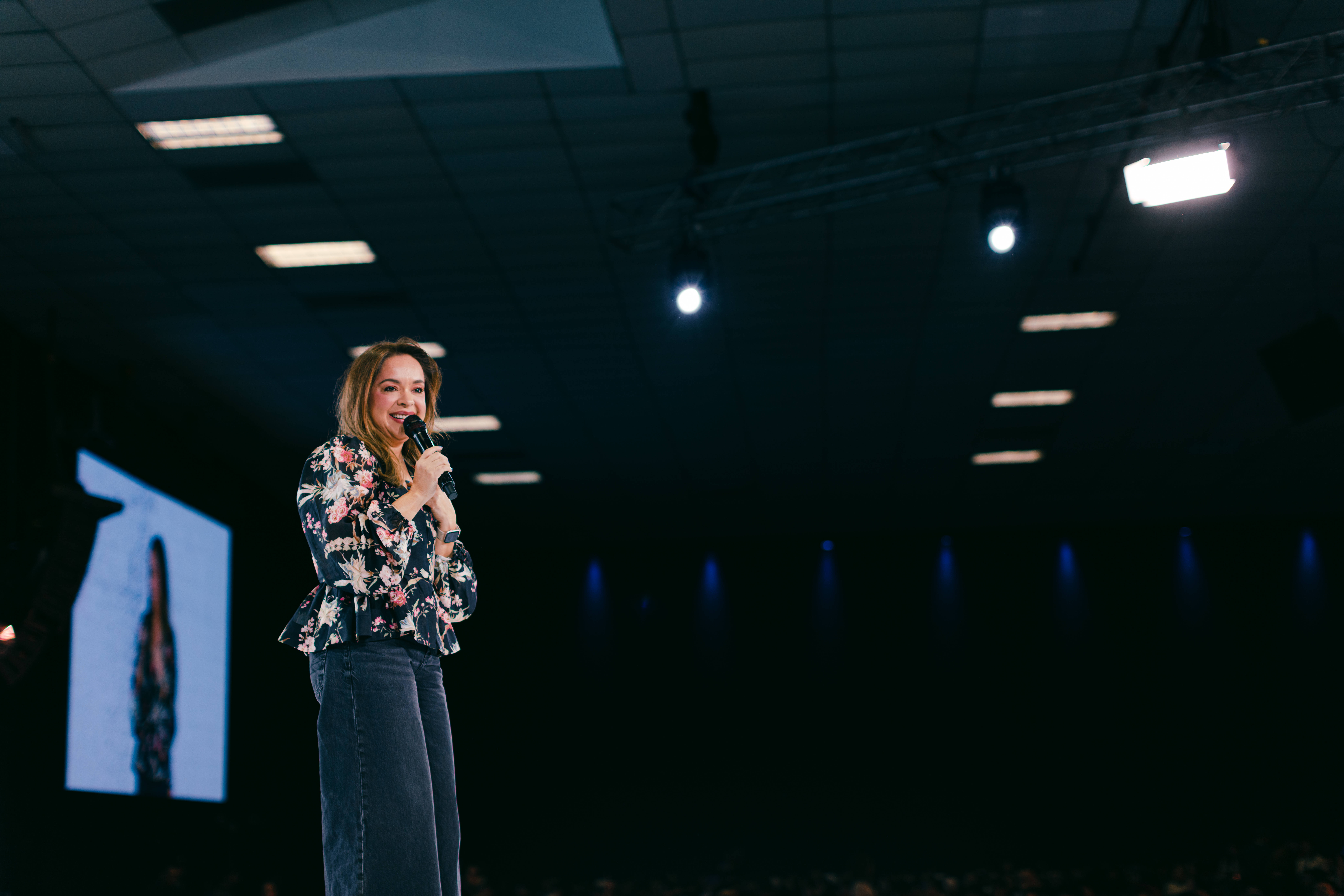 Levantate y resplandece - Pastora Johanna Proenca