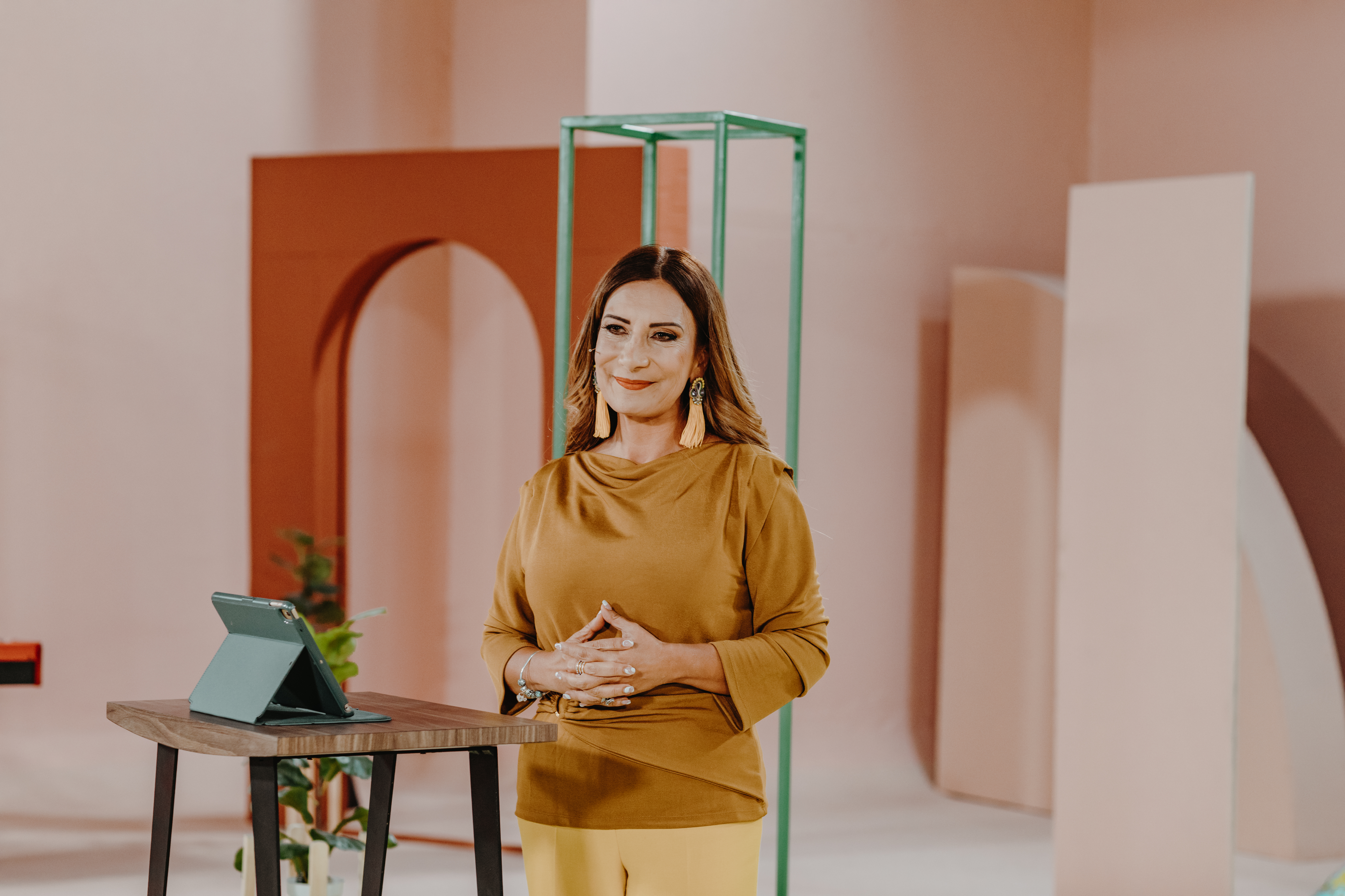 Chosen to bear fruit - Pastor Angela Sánchez 