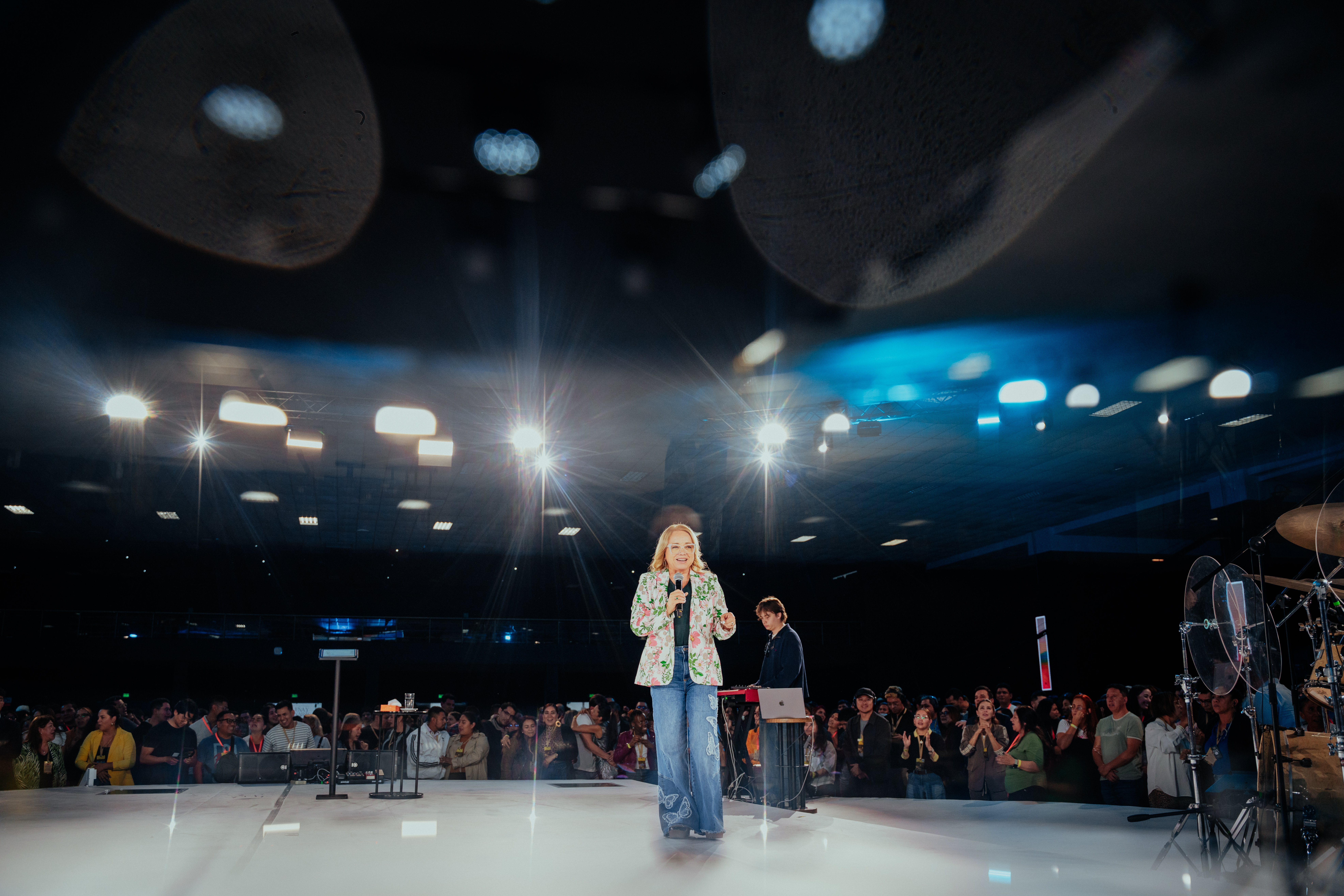 Un llamado a la libertad financiera - Pastora Emma Claudia Castellanos