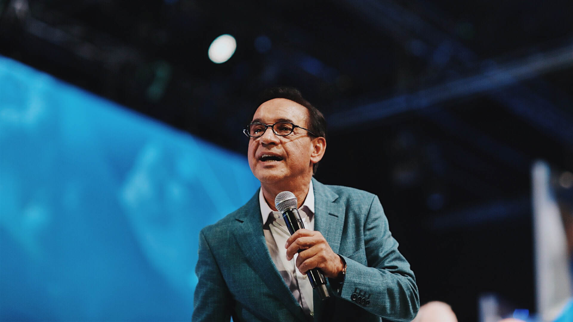 Oración con Pastores internacionales   - Pastor César Castellanos -