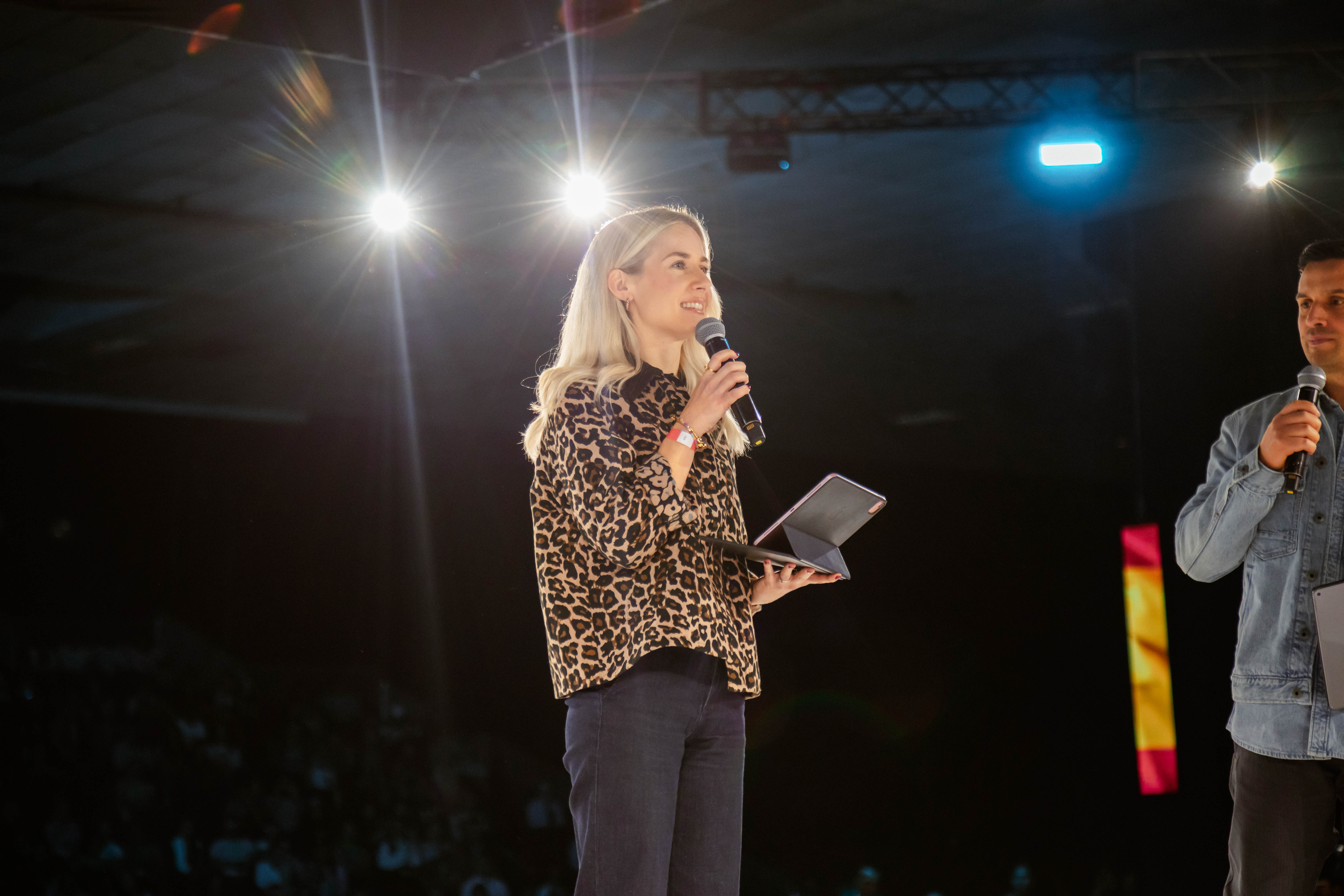 La Visión en Europa  - Pastores Jose Luis y Esra Barrios