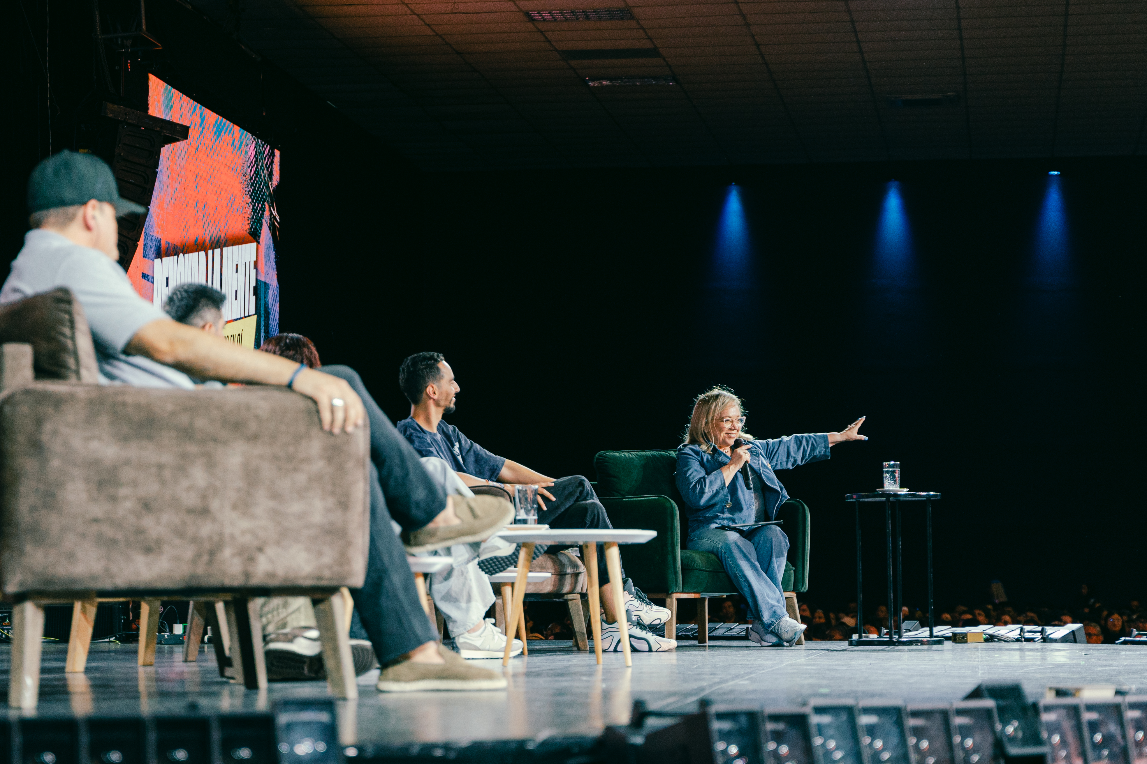Panel: Falsos amores - Pastores Lau Guerra y Emma Claudia Castellanos.