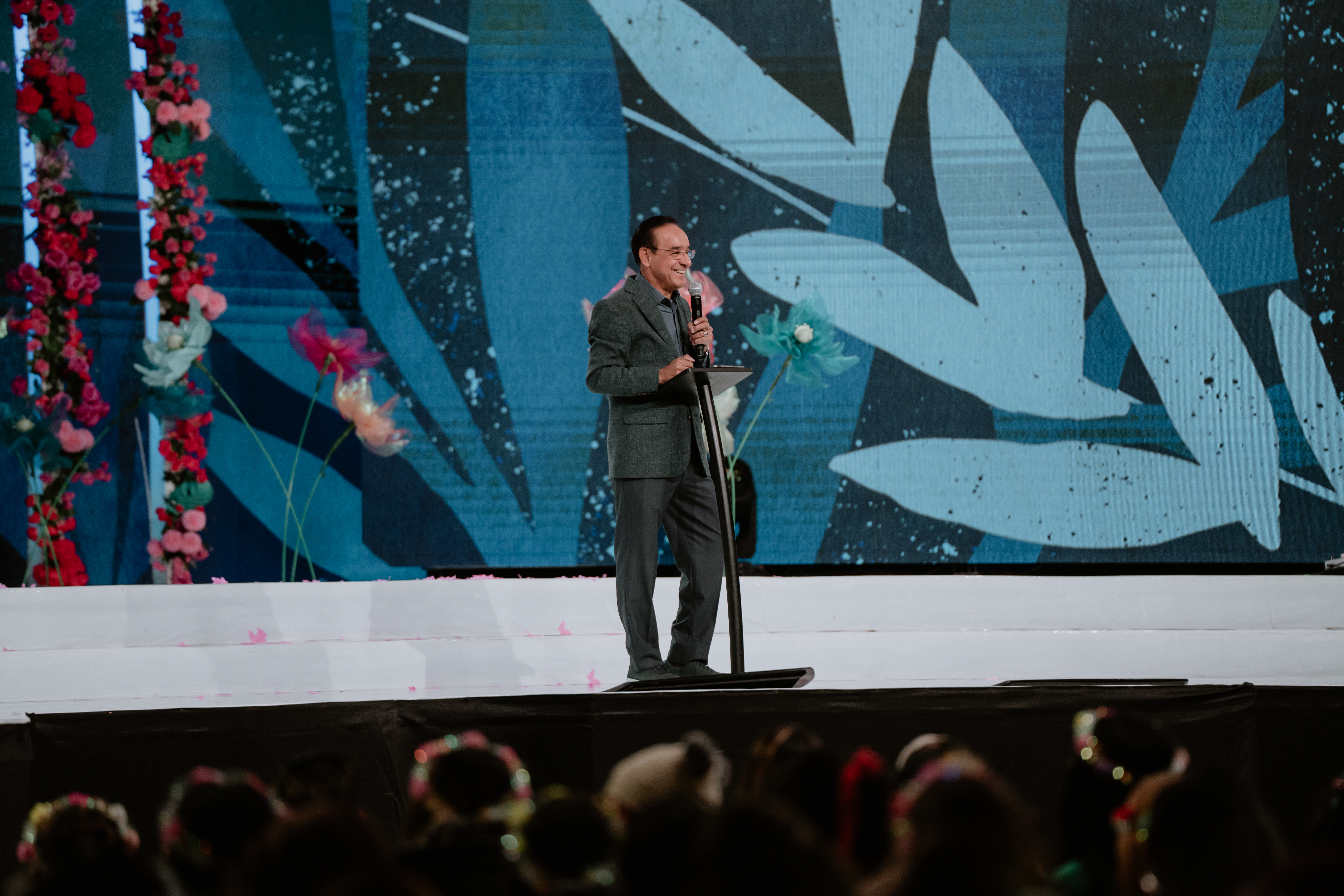 La importancia del trabajo en equipo - Pastor César Castellanos