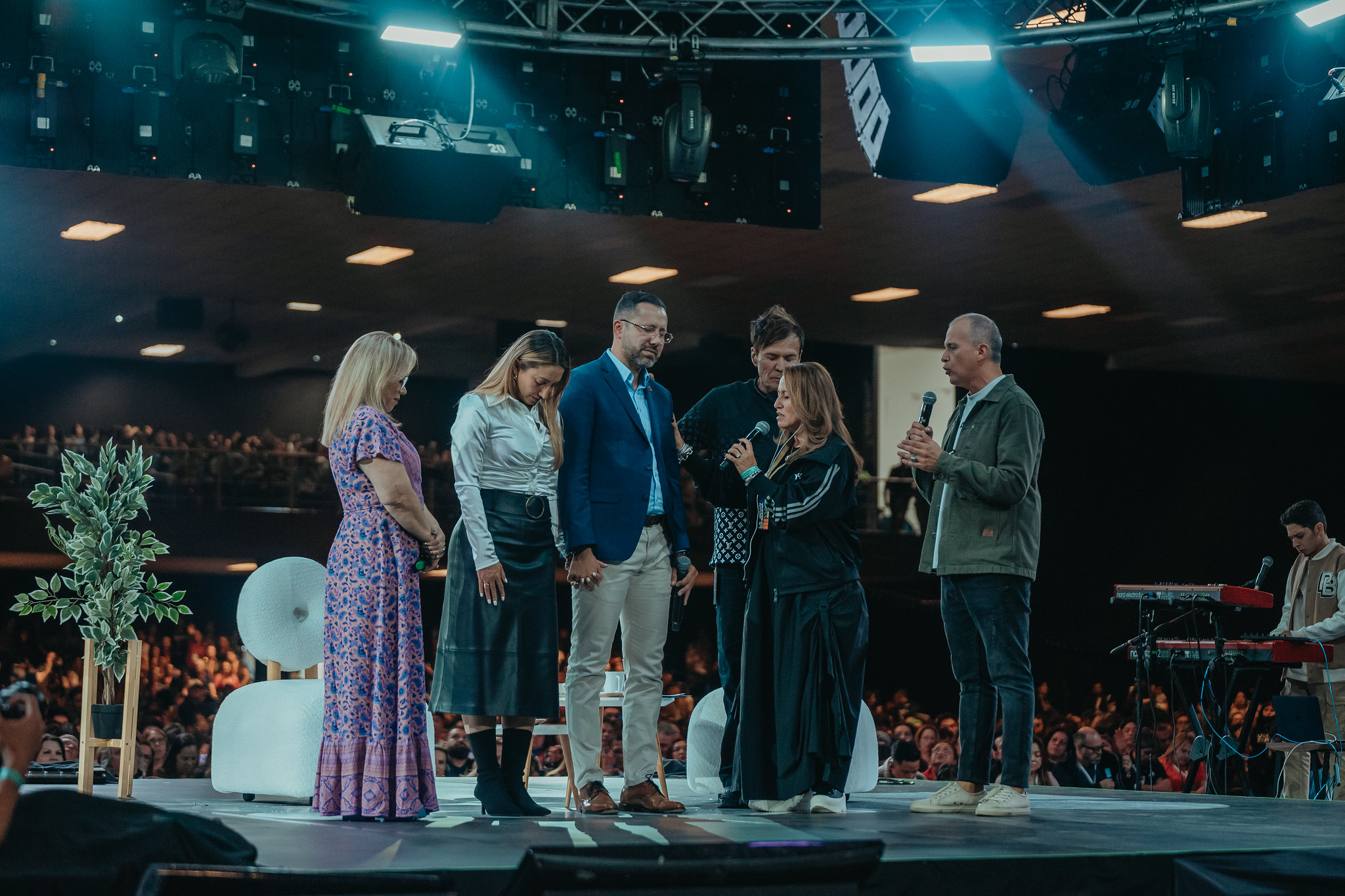 The one who prays rules - Pastor Emma Claudia Castellanos