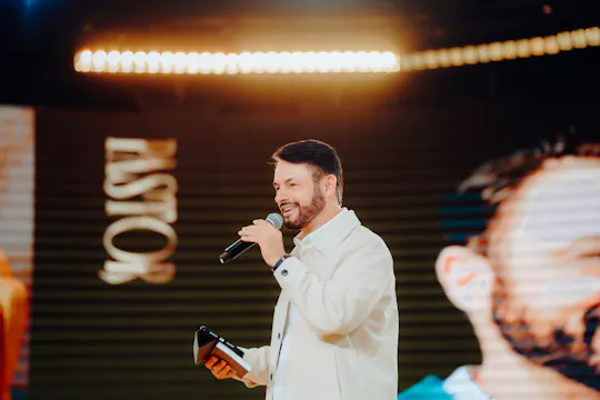 Levántate y sé ejemplo - Pastor Eli...