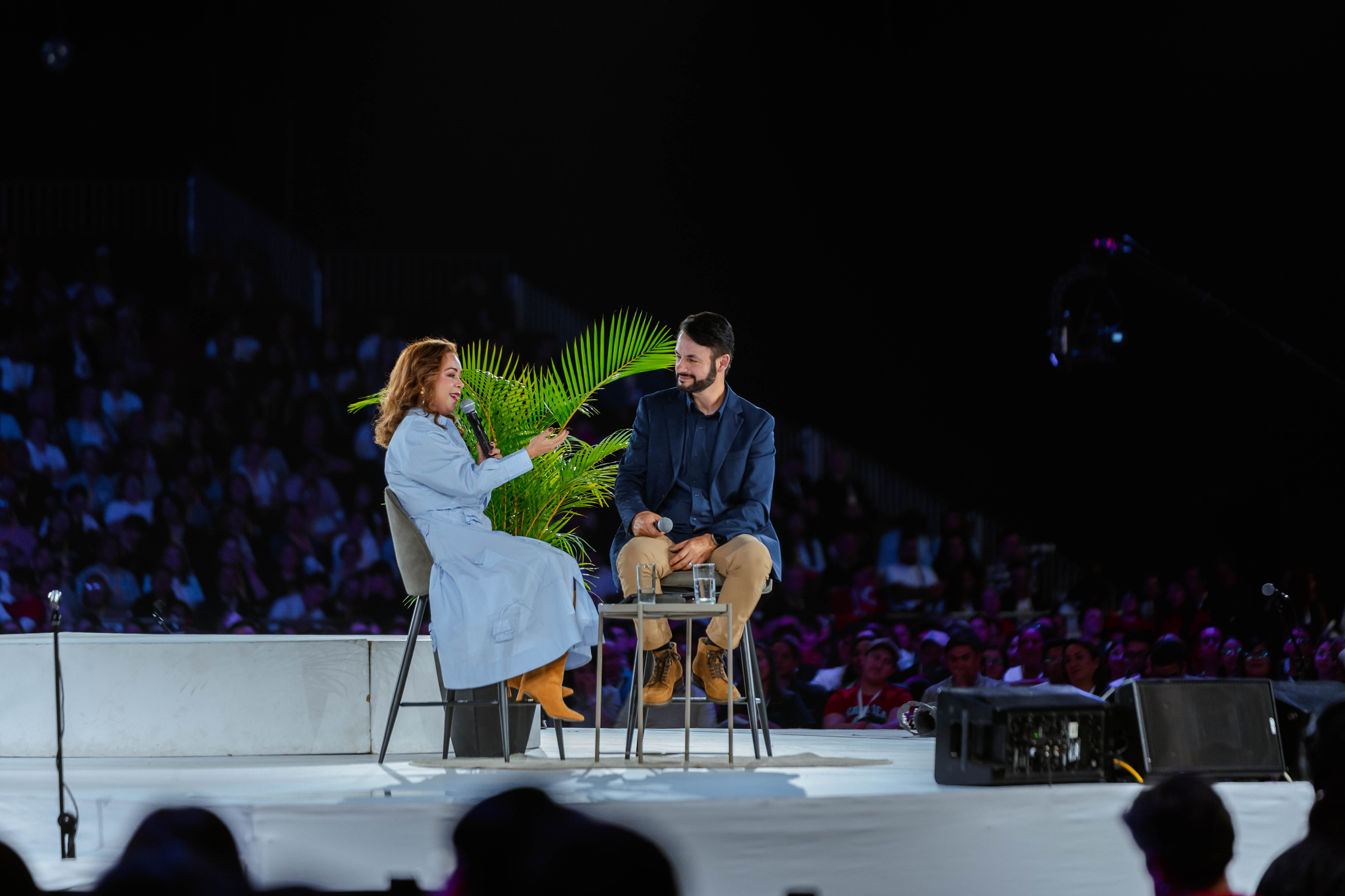 El Aposento alto - Pastores Eliemerson y Johanna Proenca