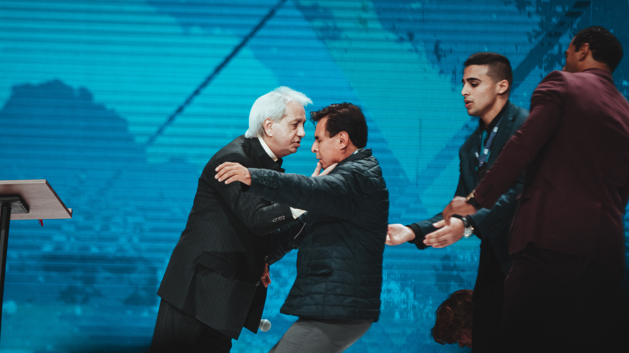 Experiencing the Glory of God - Reverend Benny Hinn (Español - English)