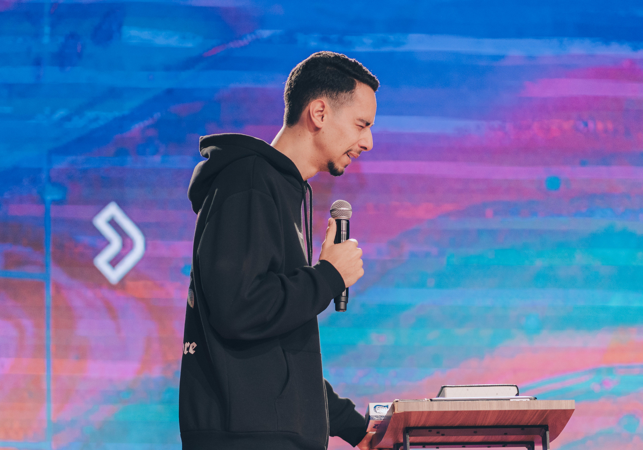 Hacedores de la Palabra - Pastor Lau Guerra