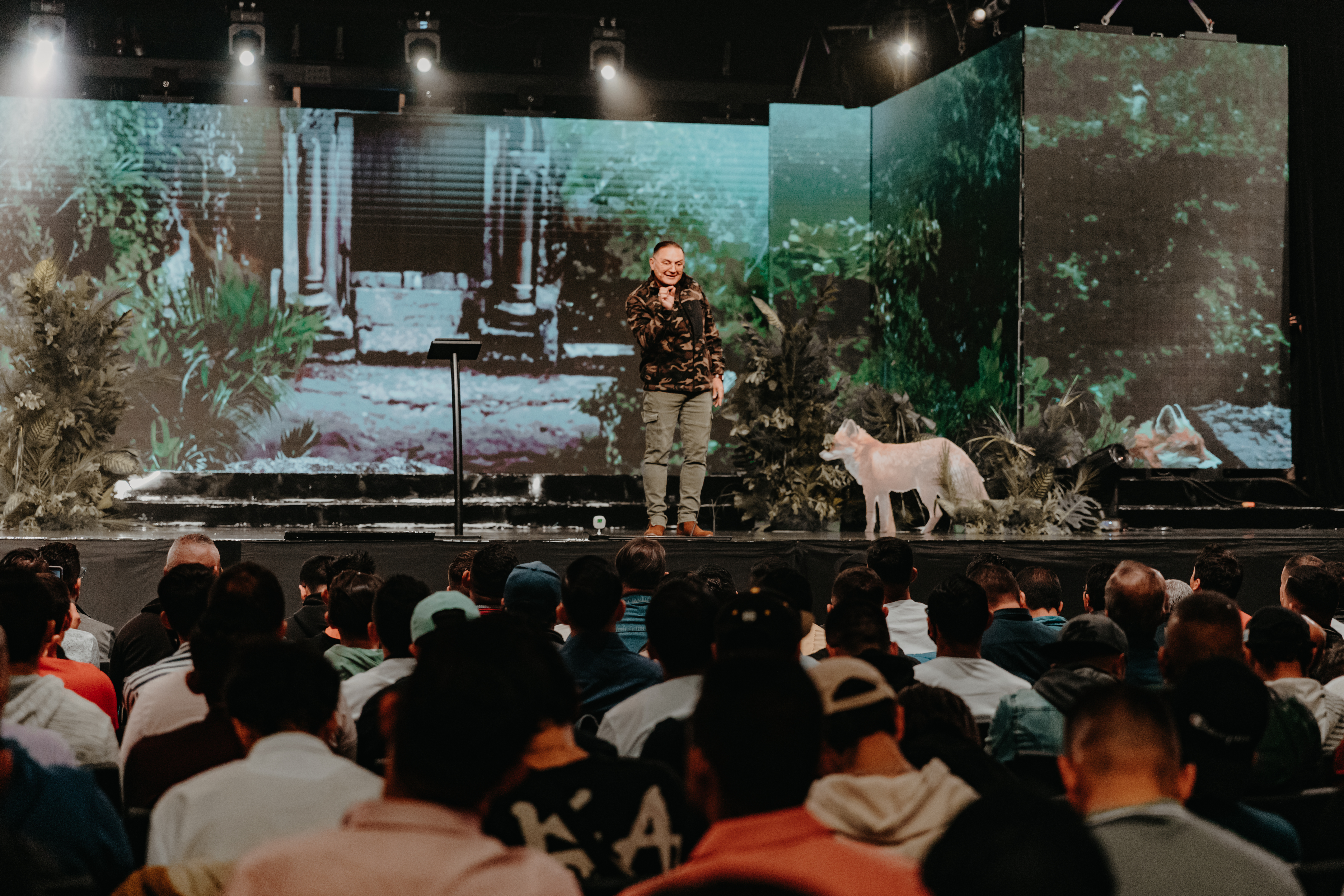 Let's go hunting - Pastor Orlando Castañeda 
