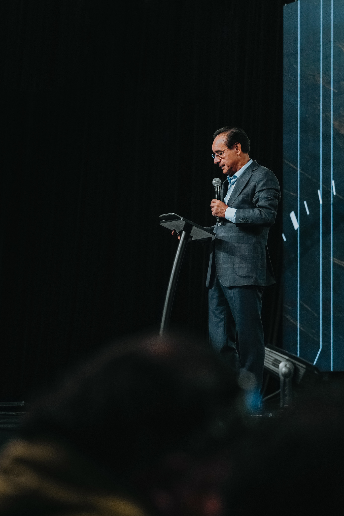 Somos uma linhagem escolhida - Pastor Cesar Castellanos