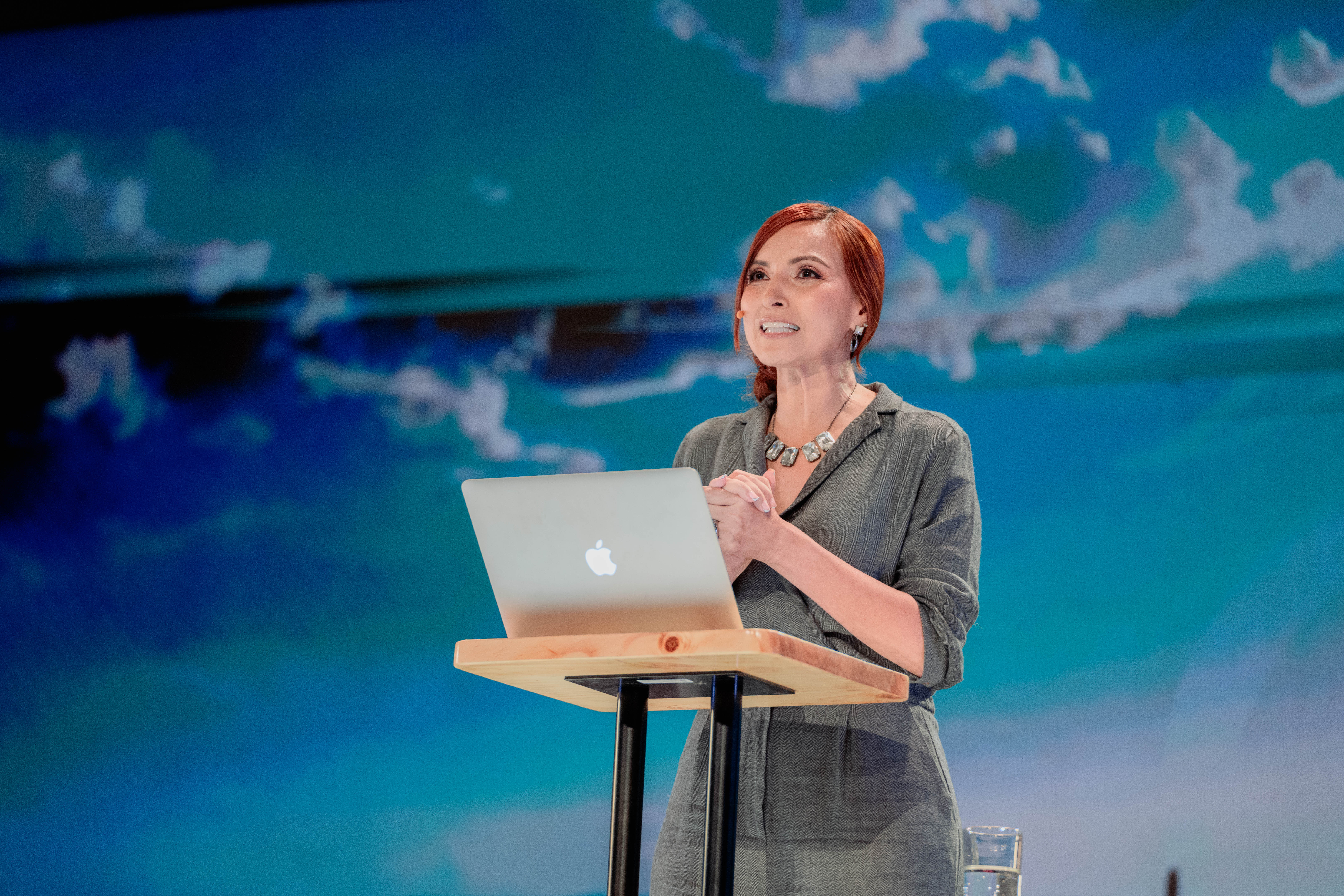 Don't give up, you have the word - Pastor Clara Sandoval