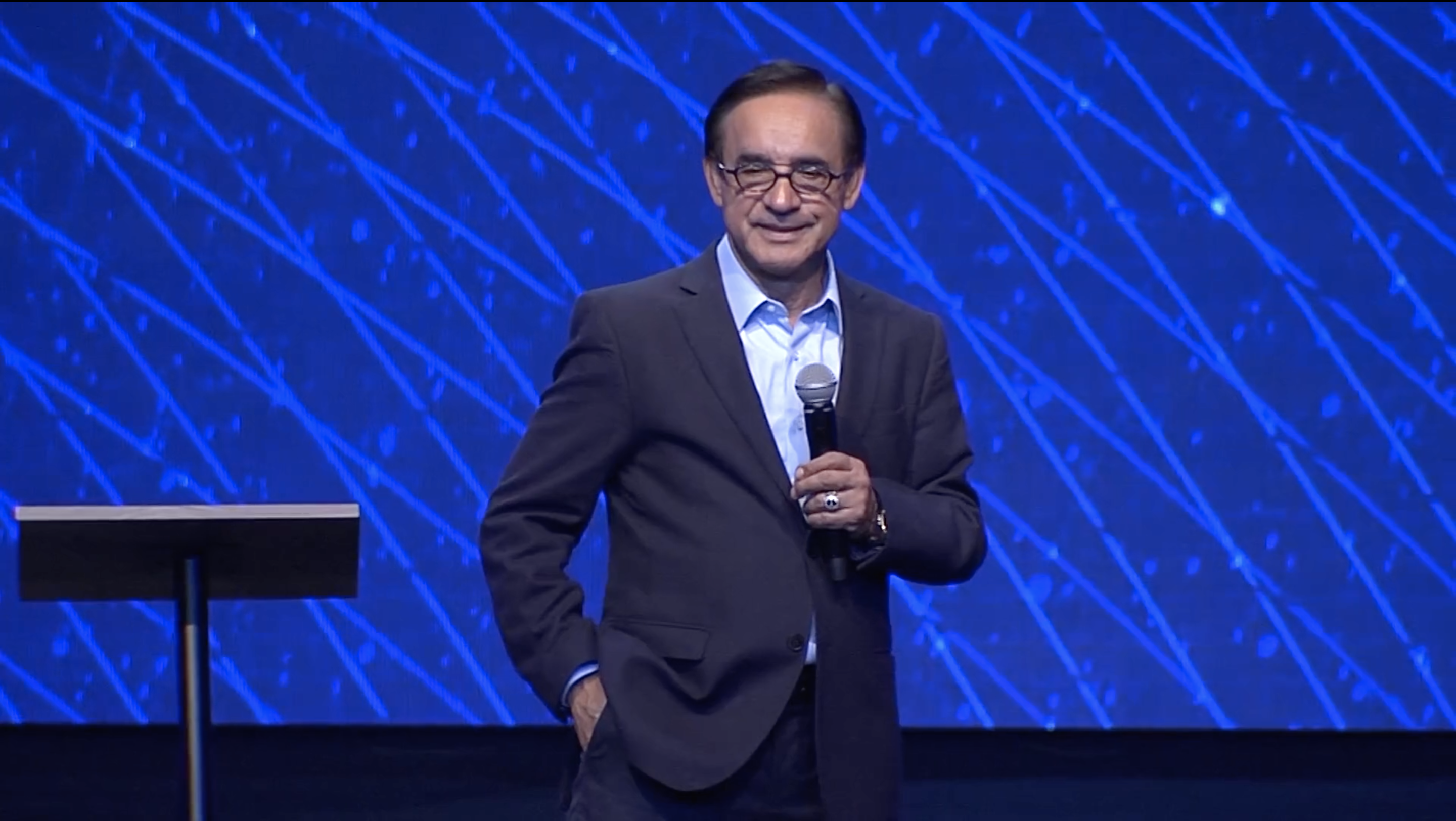 A Armadura de Deus - Pastor César Castellanos