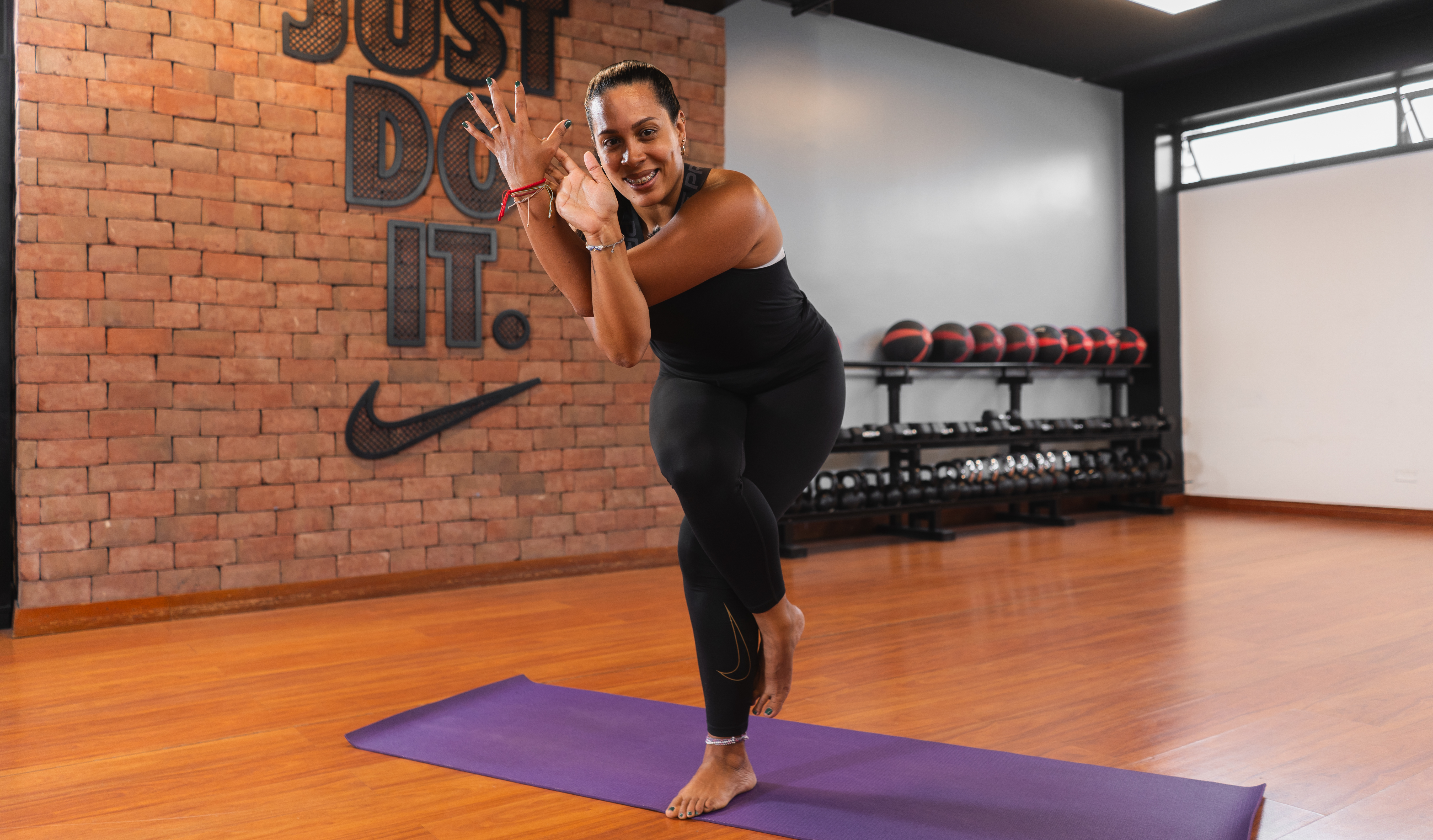 30 minutos SOUL YOGA con Valentina Romero | Balance sobre pie