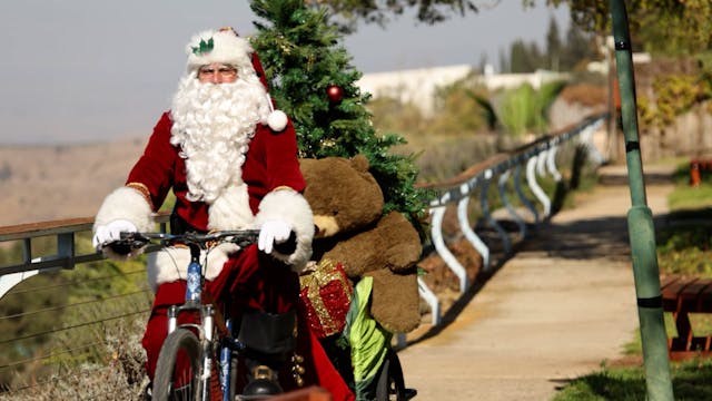 Jerusalem Santa visits Golan heights ...