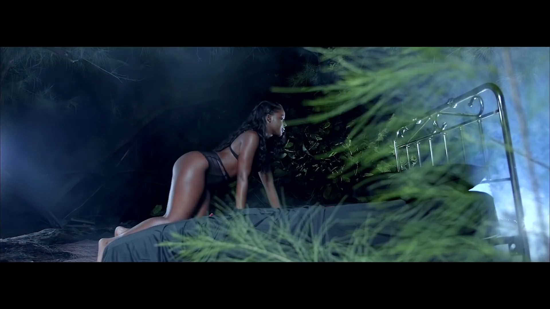 M'ANVI GOUTE'W - ROODY ROODBOY 