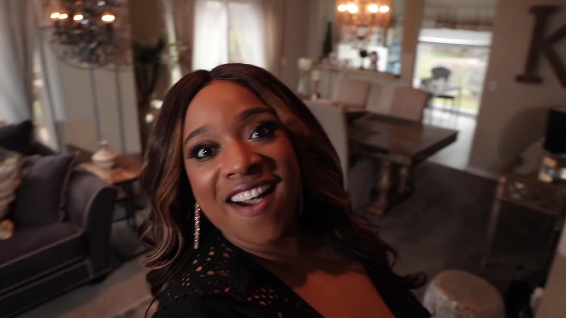 SOMETHING HAS TO BREAK - KIERRA SHEARD Feat TASHA COBBS LEONARD