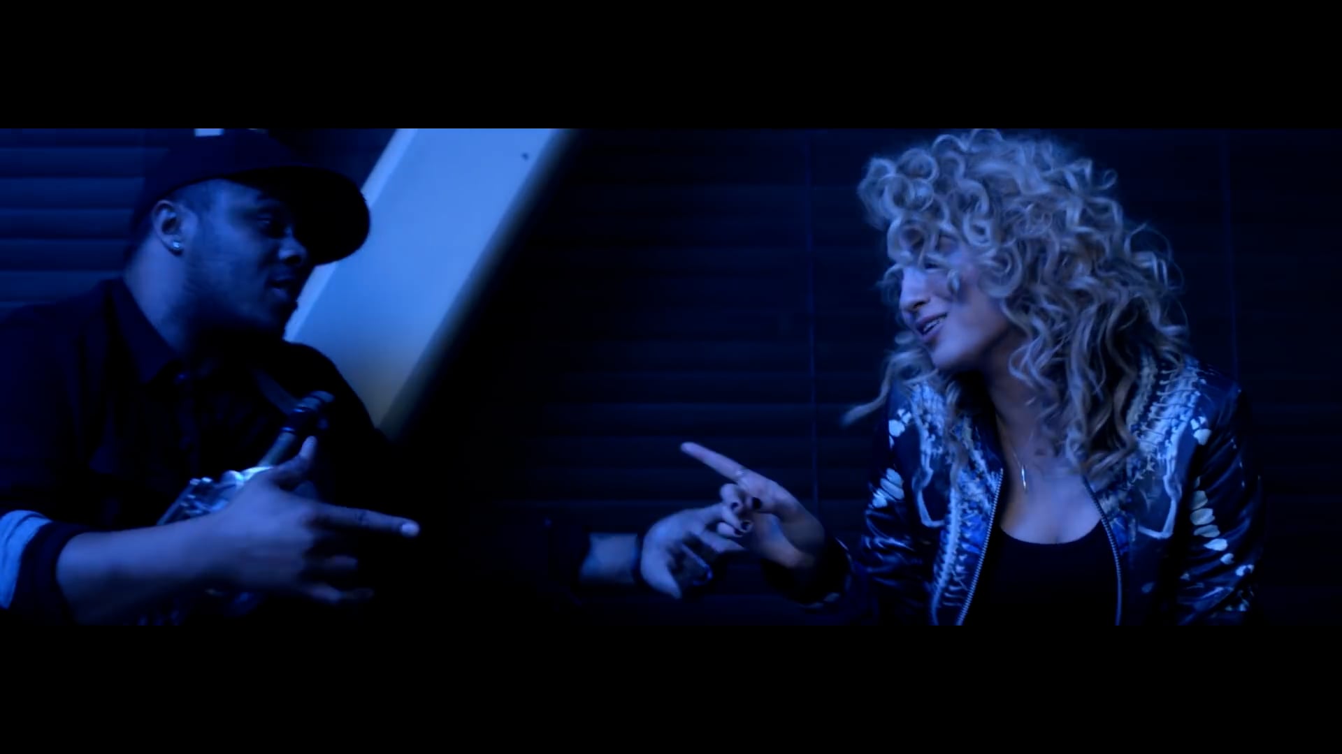 NOBODY LOVE - TORI KELLY 