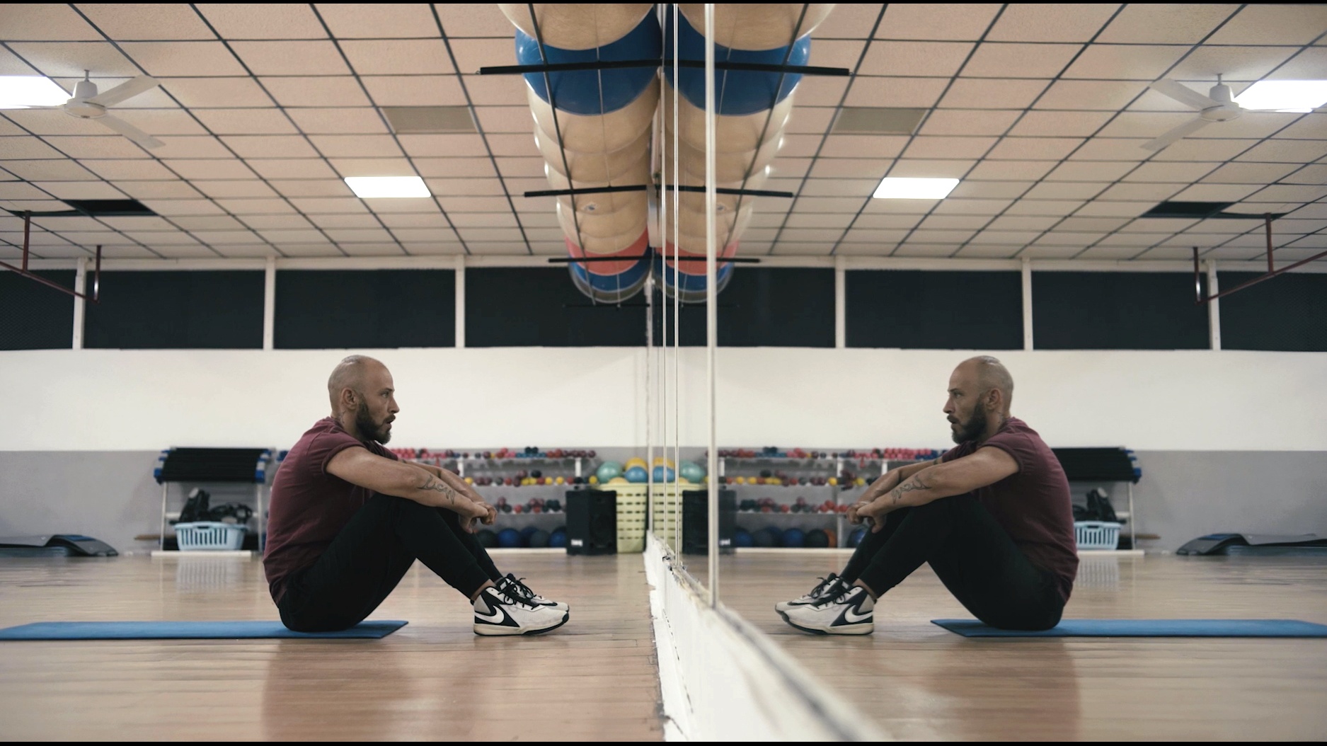 Relfex On The Screen [French Subtitles] (Reflet Sur L'ecran)