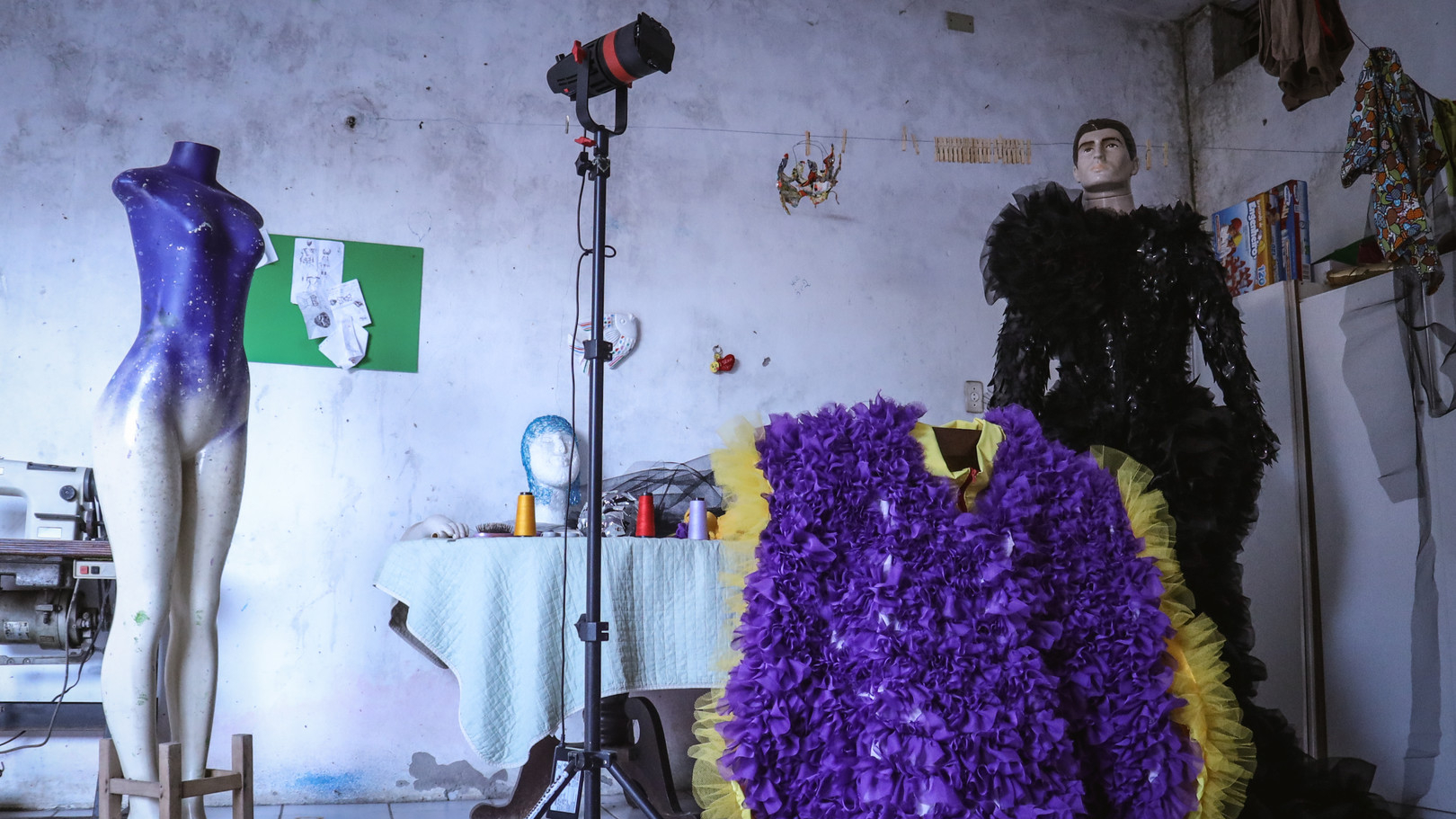 Effeminate (Afeminadas)