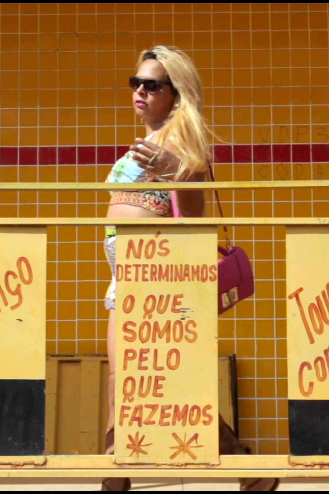 We Define Ourselves by What We Do (Nós Determinamos O Que Somos Pelo Que Fazemos)