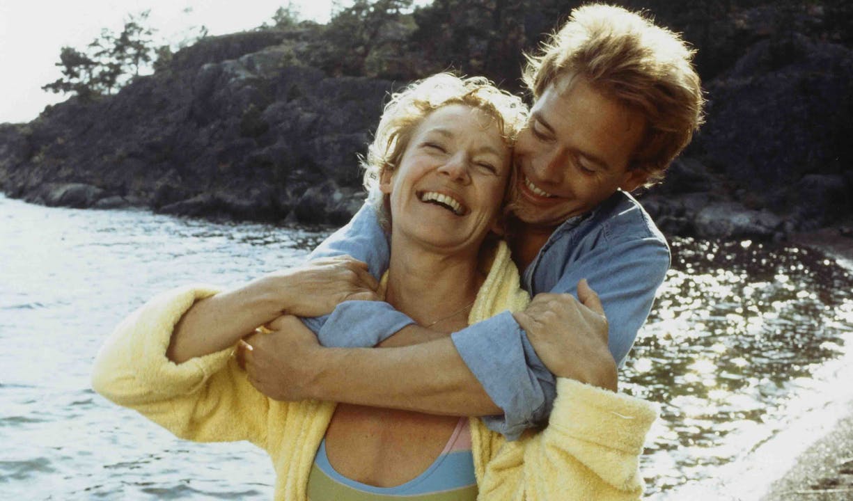 SUMMER NIGHTS / Sommarkvällar på jorden, 1987