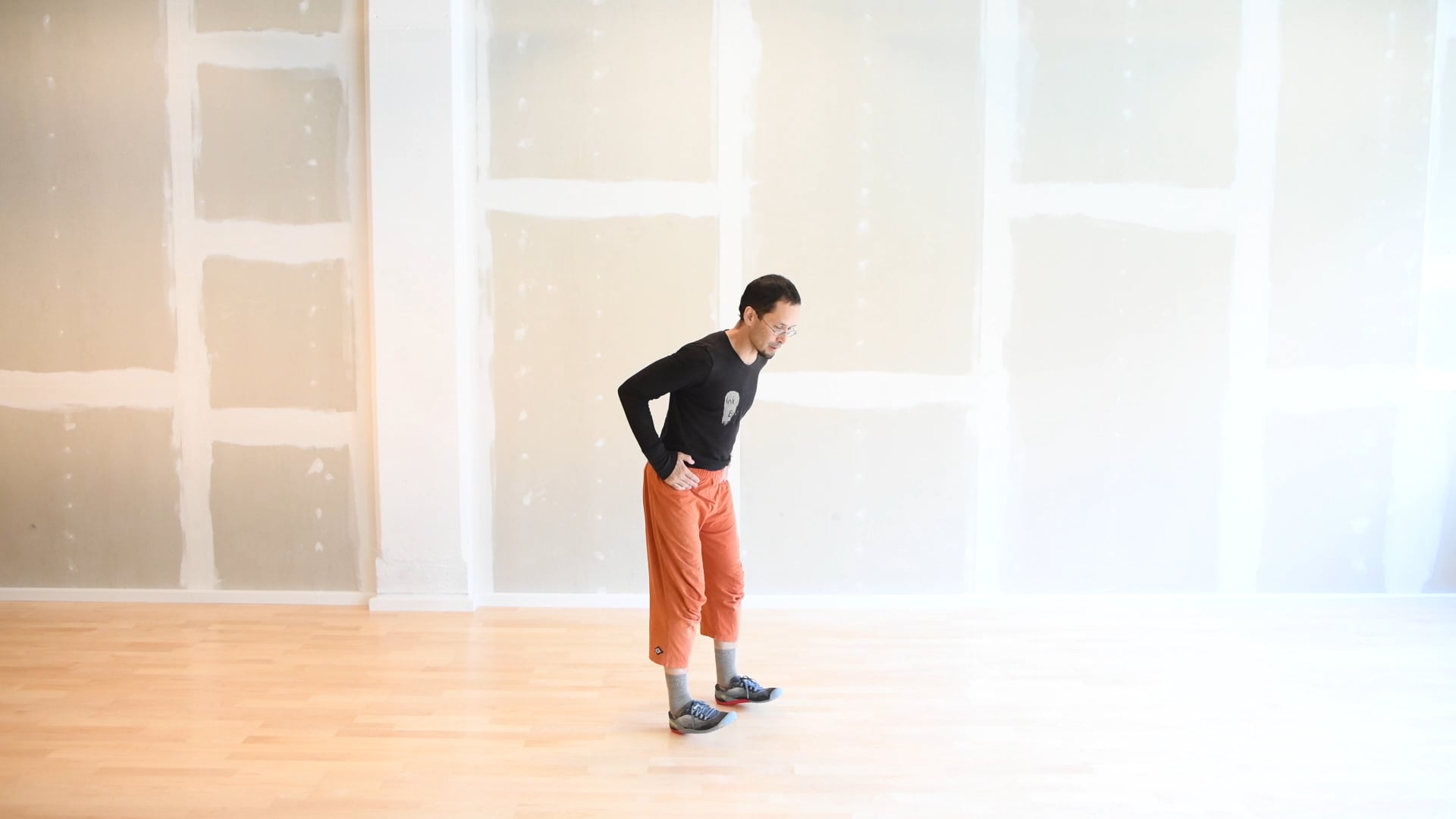 Mobility: Basic 6: Standing Spinal Wave