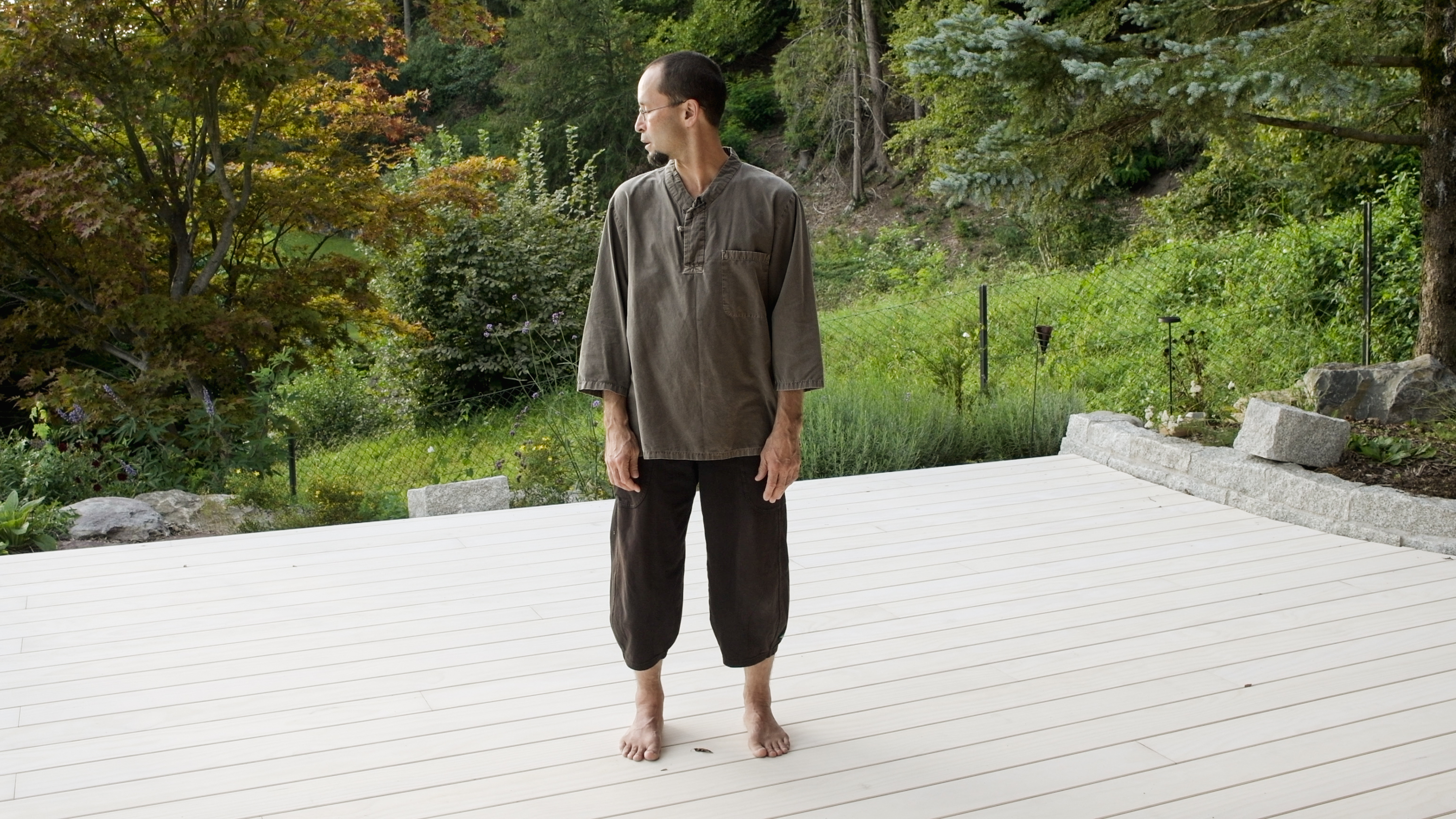 Mobility: Neck and Perspective on Pathogens