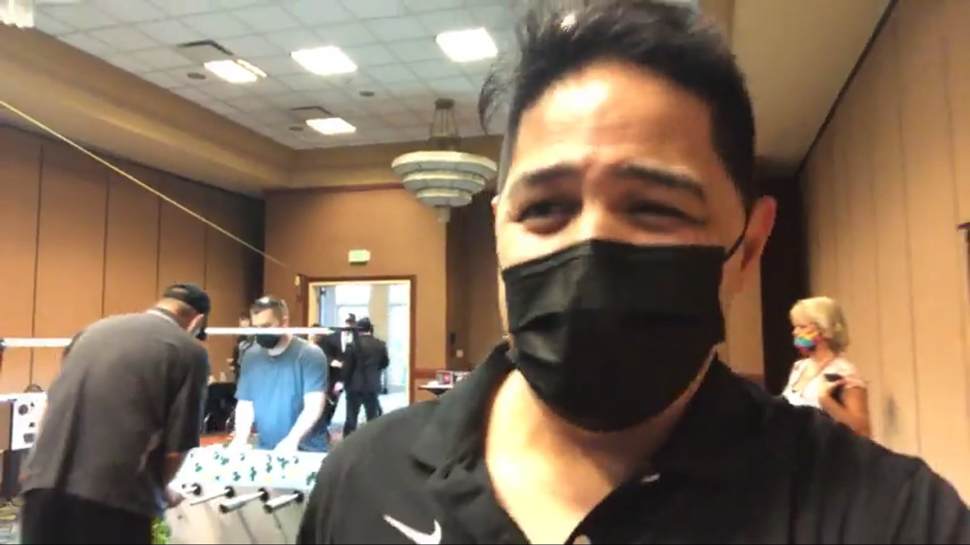 Interview and performance with the Foos Brothers