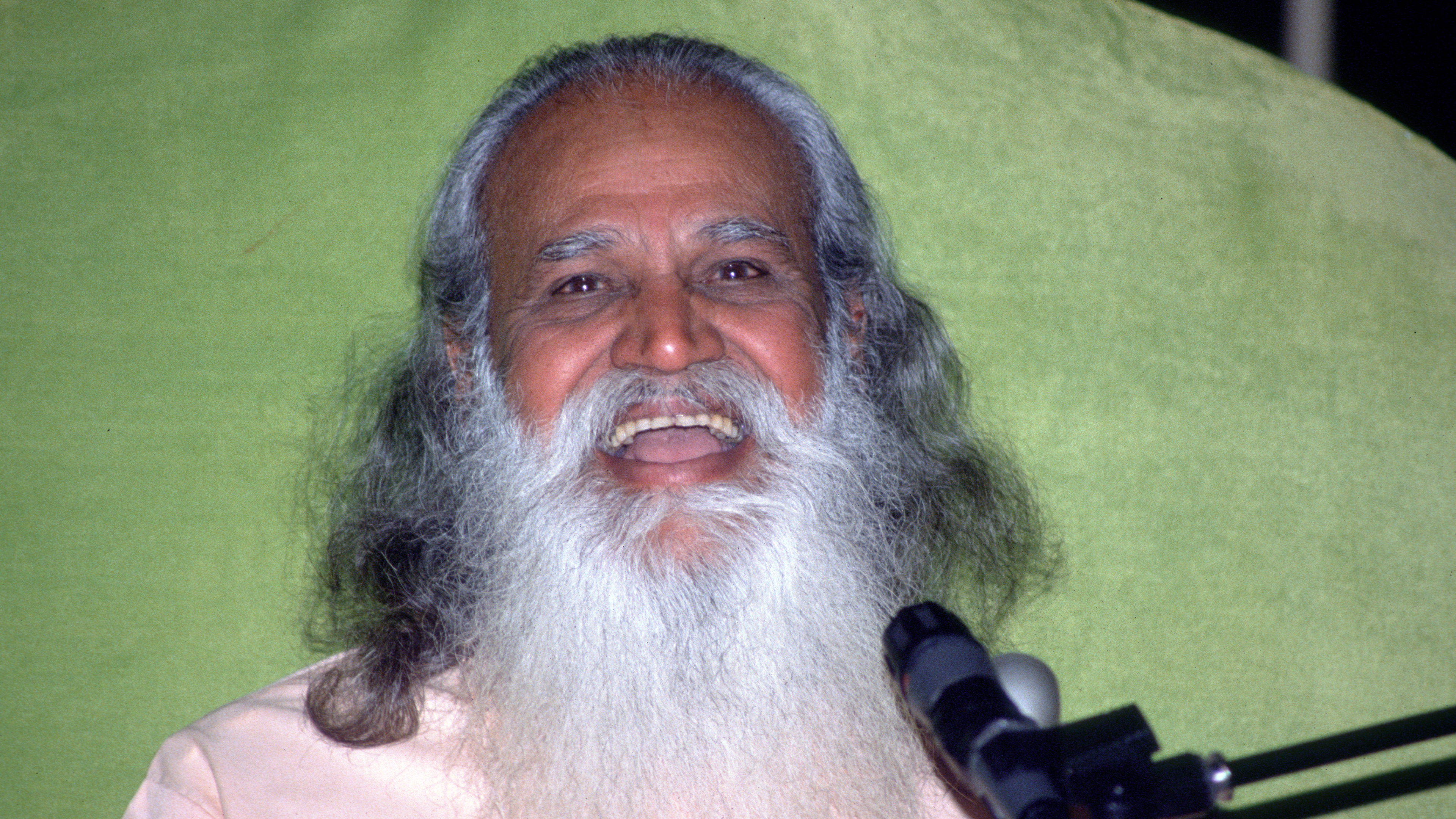 Attachment to the Guru: Satsang with Swami Satchidananda