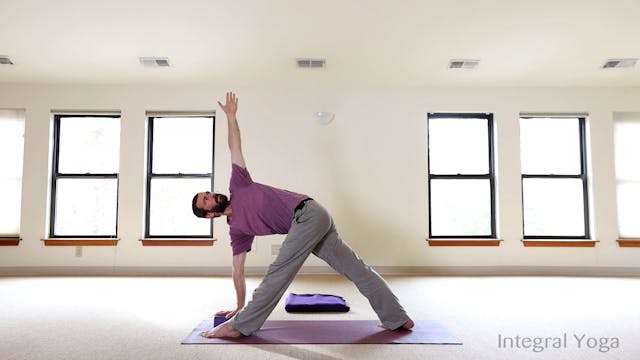 Hatha Yoga: 30-minute Level 2/3 with ...