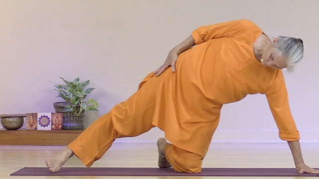 Hatha Yoga - Level 2-3 with Saci Murphy - June 1, 2020