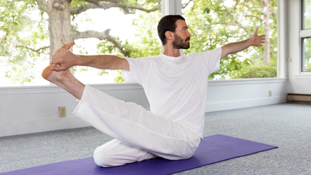Hatha Yoga - Focus on the Hips with Zac Parker (Mixed Level class)