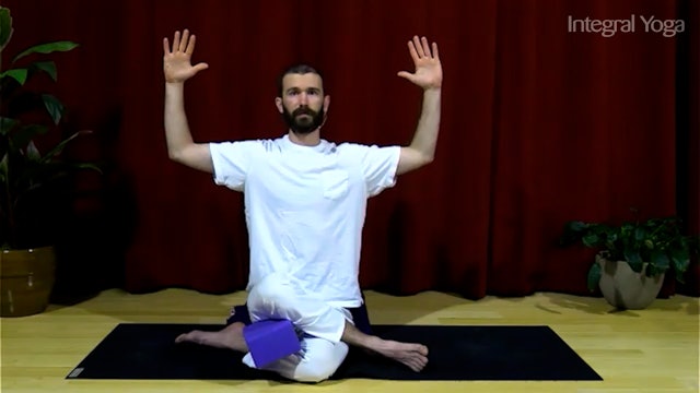 Hatha Yoga - Mixed Level with Zac Parker - December 30, 2021