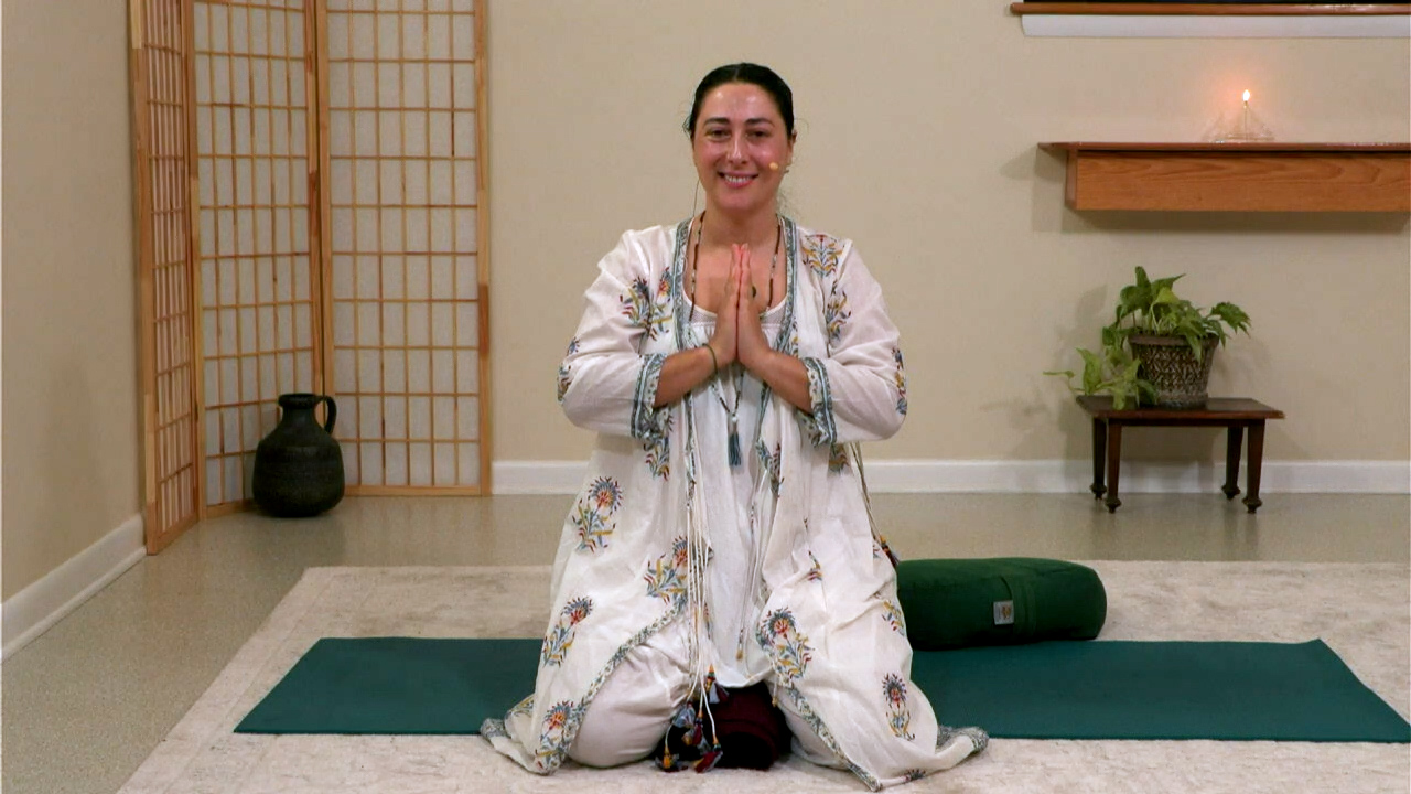 Hatha Yoga - Mixed Level with Malati Kurashvili - March 26, 2021