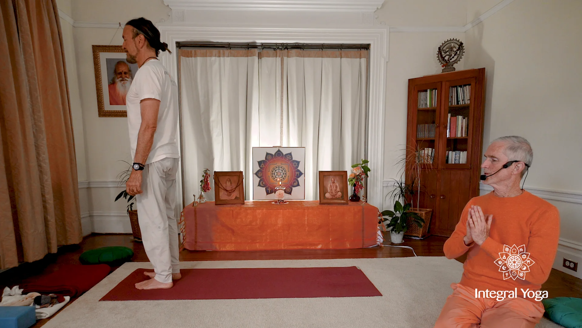 Hatha Yoga - 60-min Mixed Level with Swami Ramananda